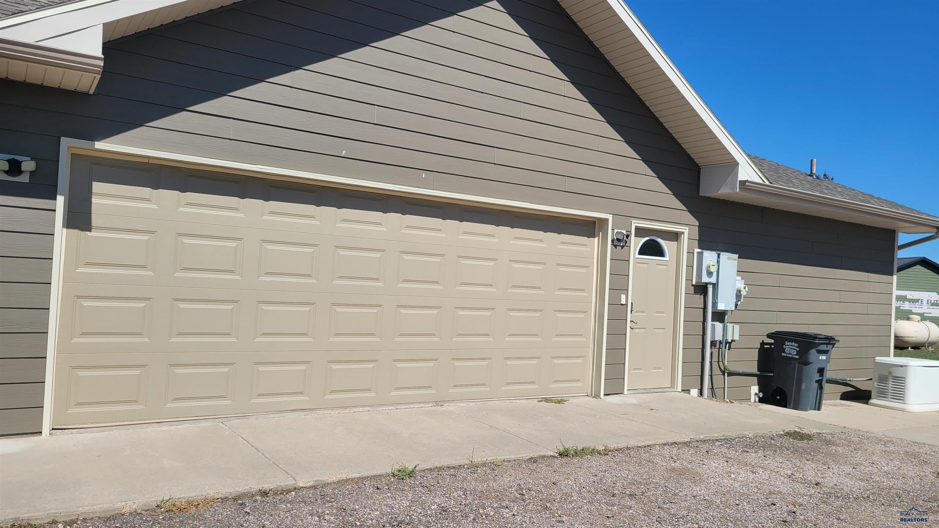 509 Trail Dr, Box Elder, SD 57719 — photo 2