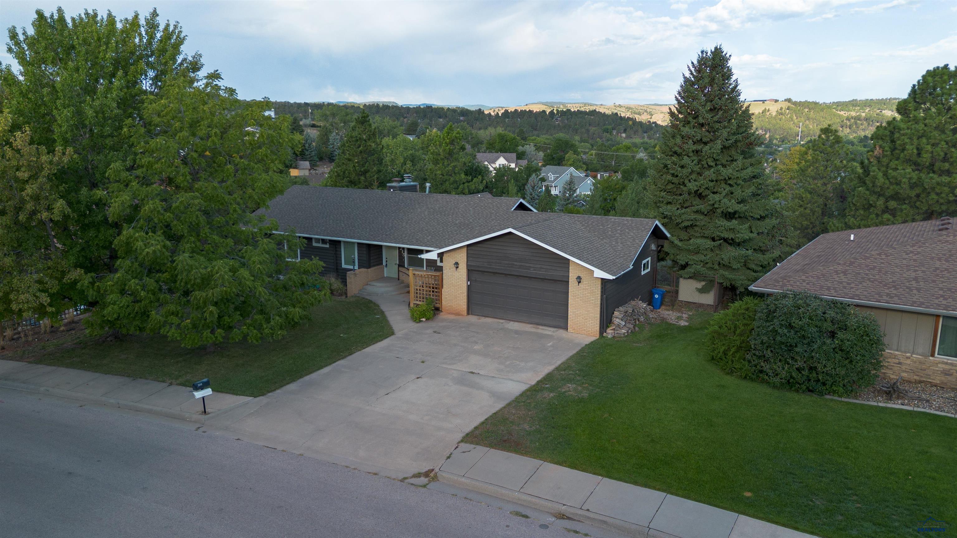 3215 Hogan Ct — photo
