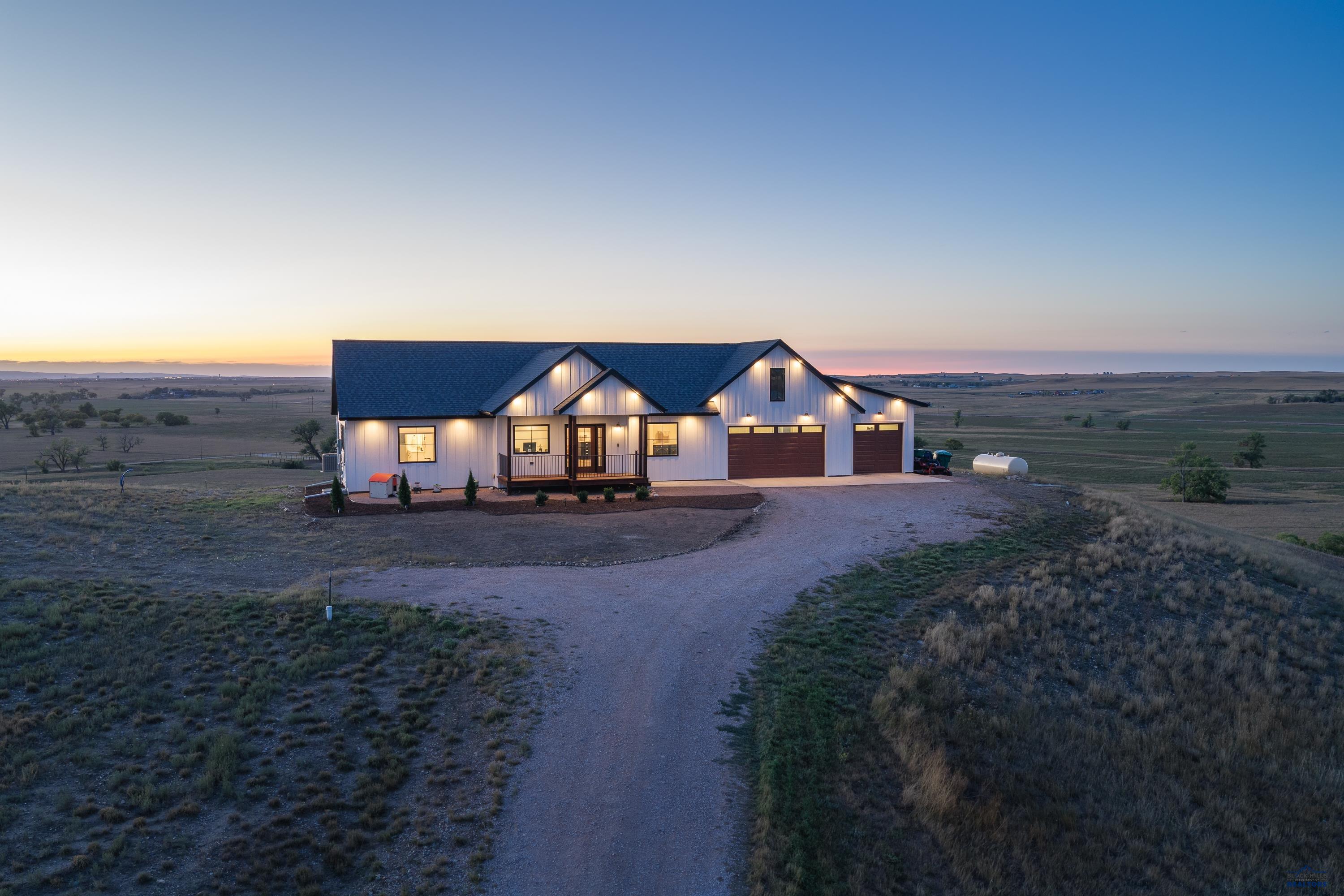 15536 Hidden Bluff Ct, Box Elder, SD 57719 — photo 2