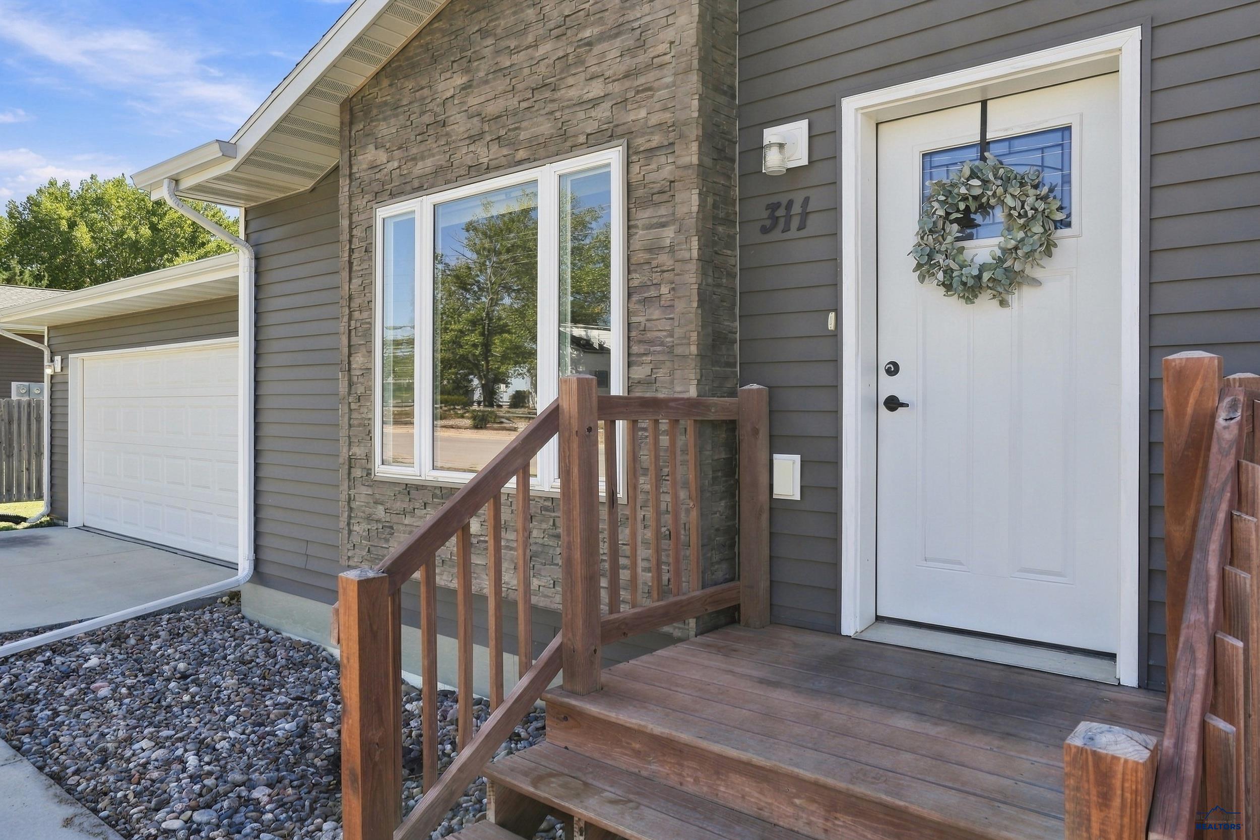 311 4th Ave, Wall, SD 57790 — photo 3