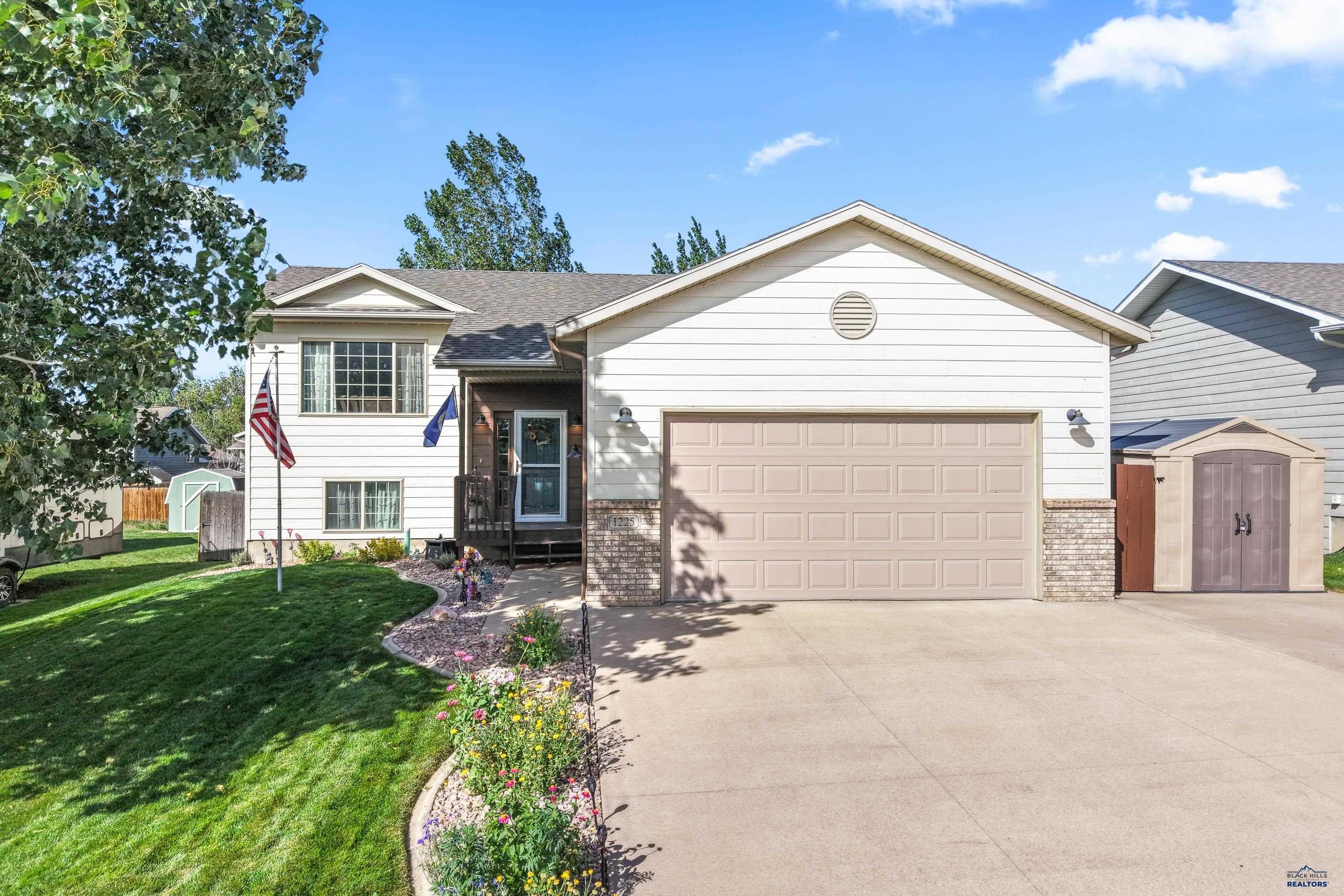 1225 Summerfield Dr — photo