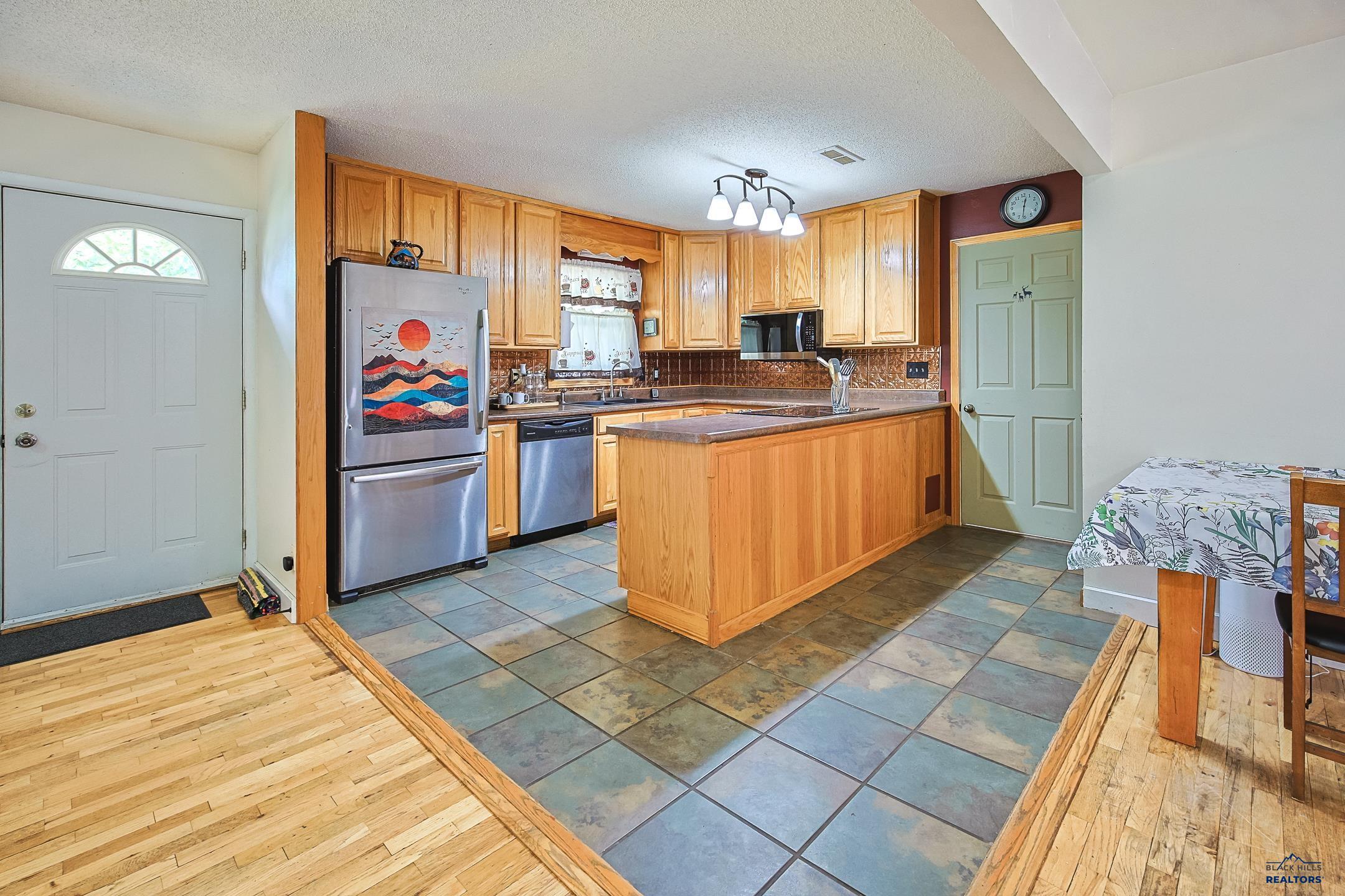 117 St Francis, Rapid City, SD 57701 — photo 2