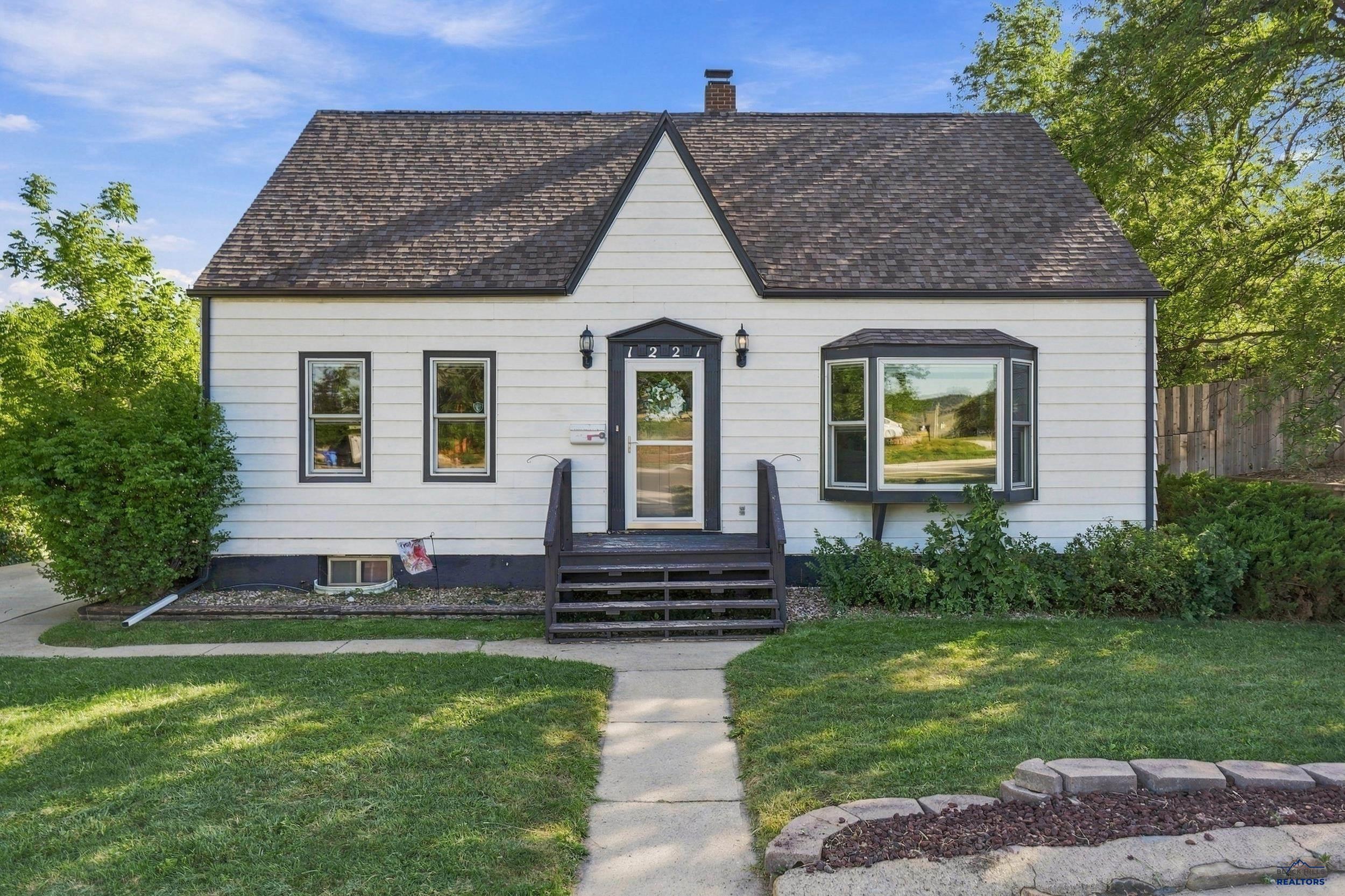1221 Quincy — photo
