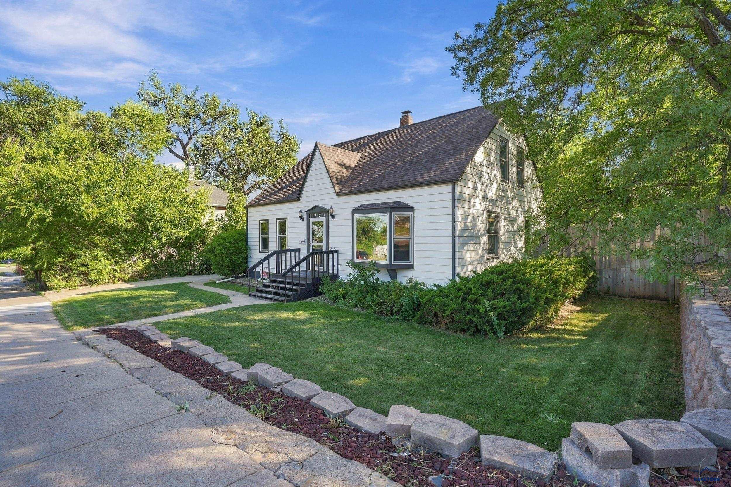 1221 Quincy, Rapid City, SD 57701 — photo 2