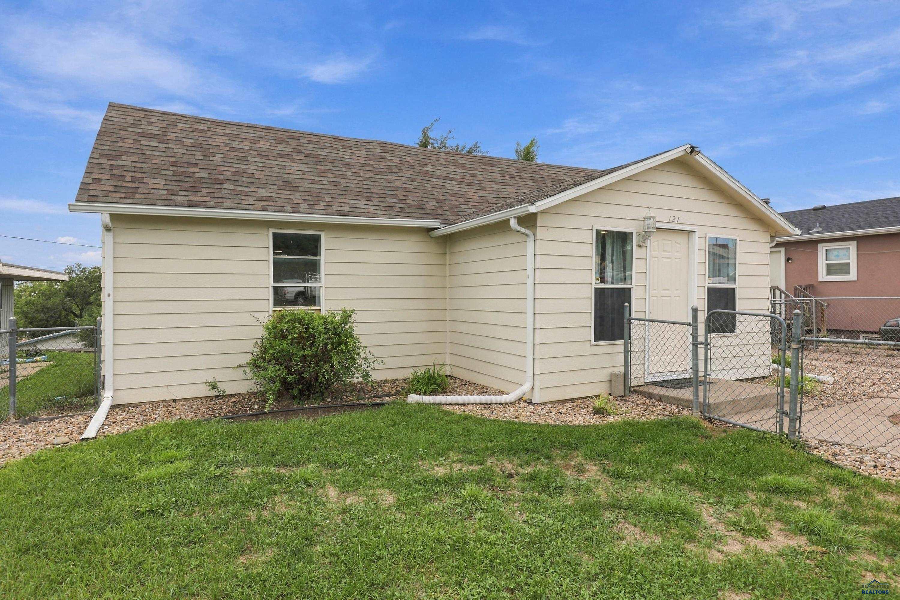 121 E Nowlin, Rapid City, SD 57701 — photo 2