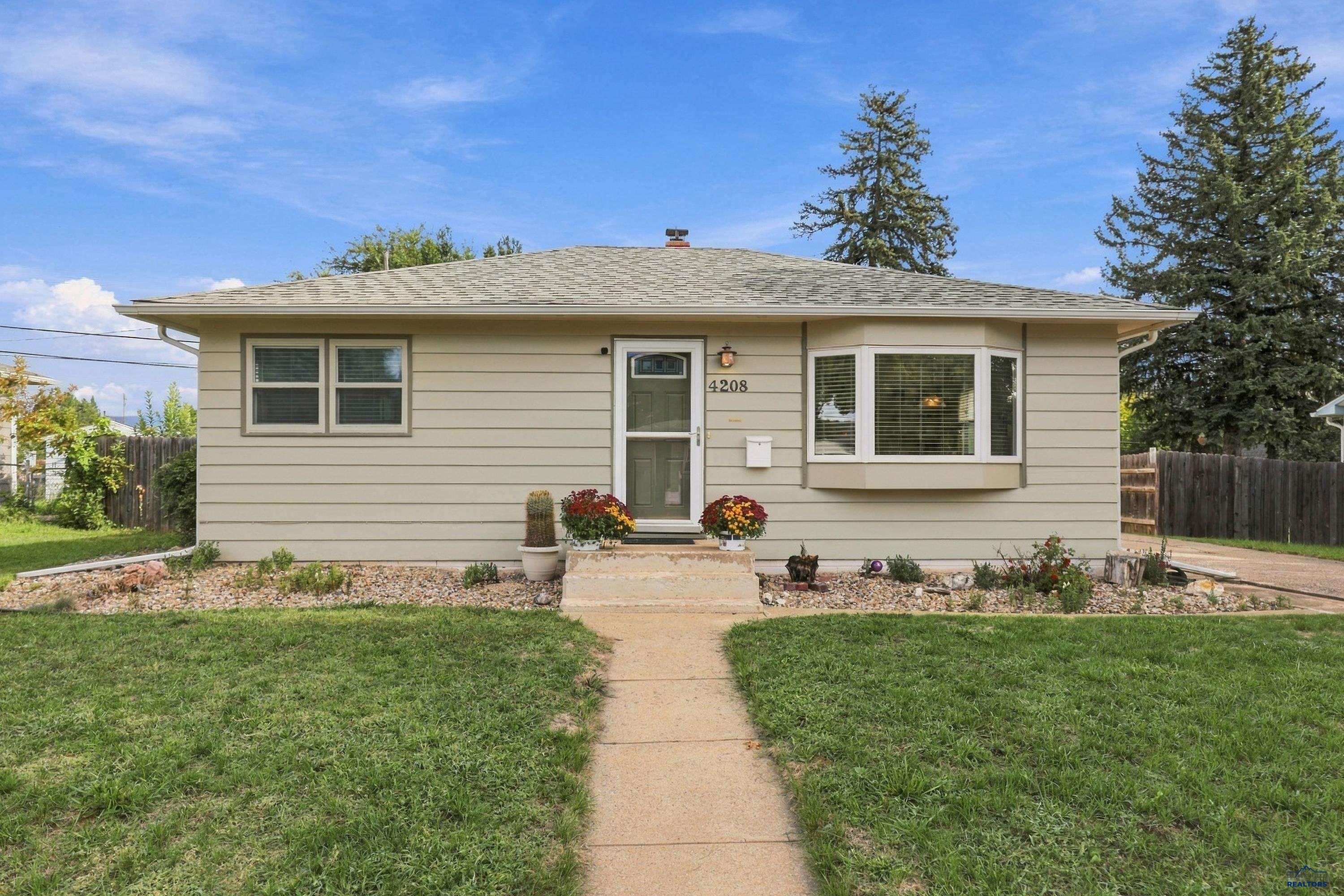 4208 Meadowwood Drive — photo