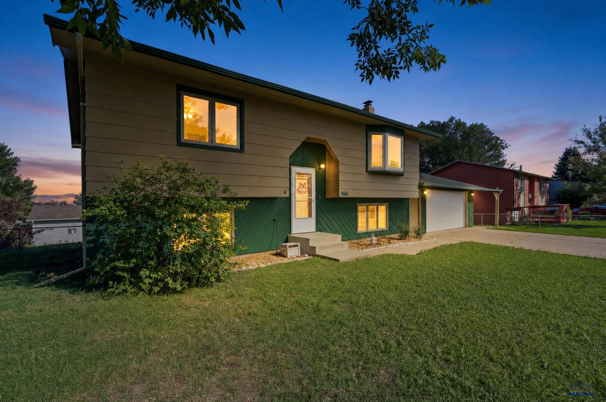 3932 Falcon Drive — photo