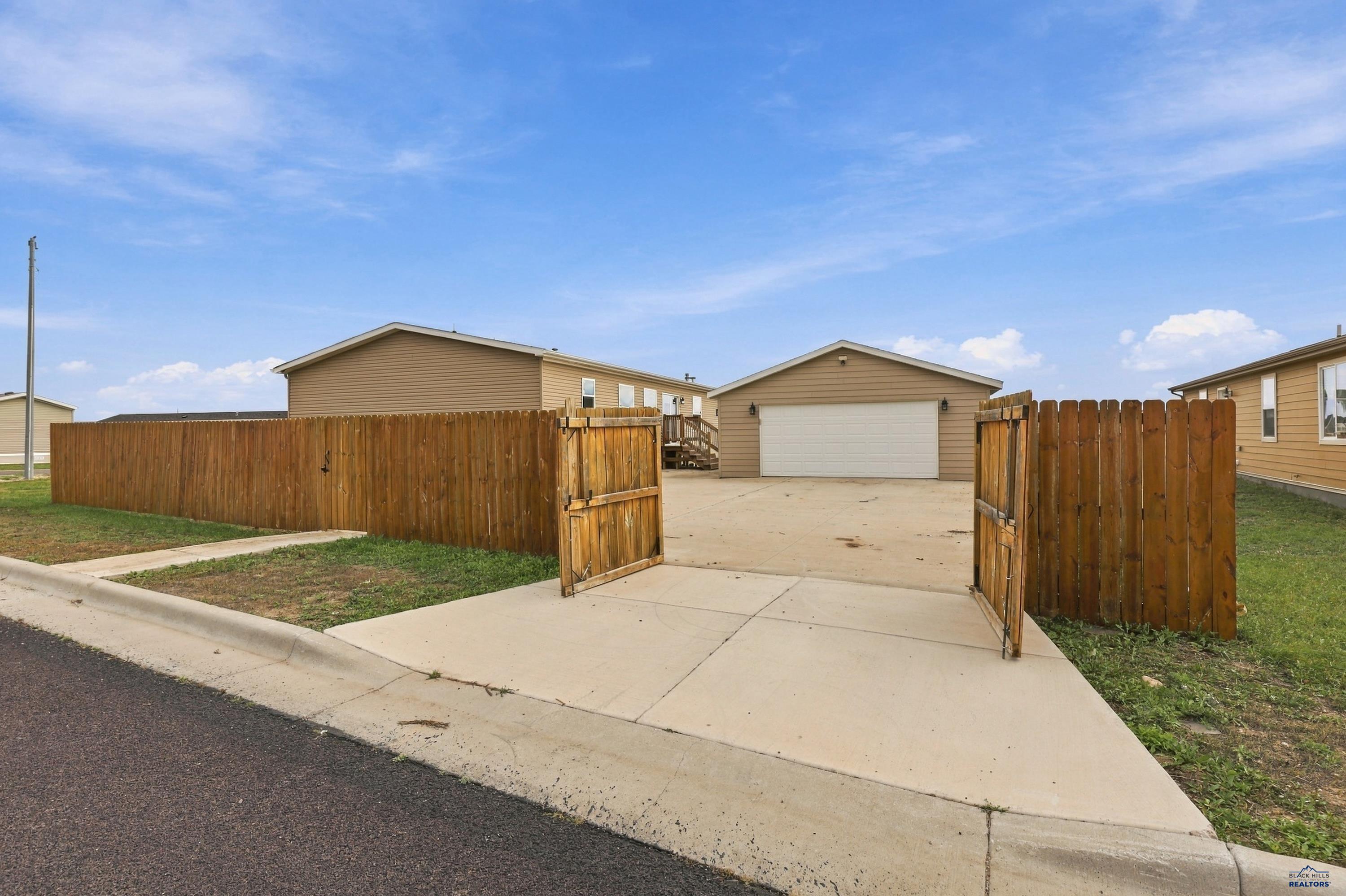 983 Bennington Drive, Box Elder, SD 57719 — photo 2