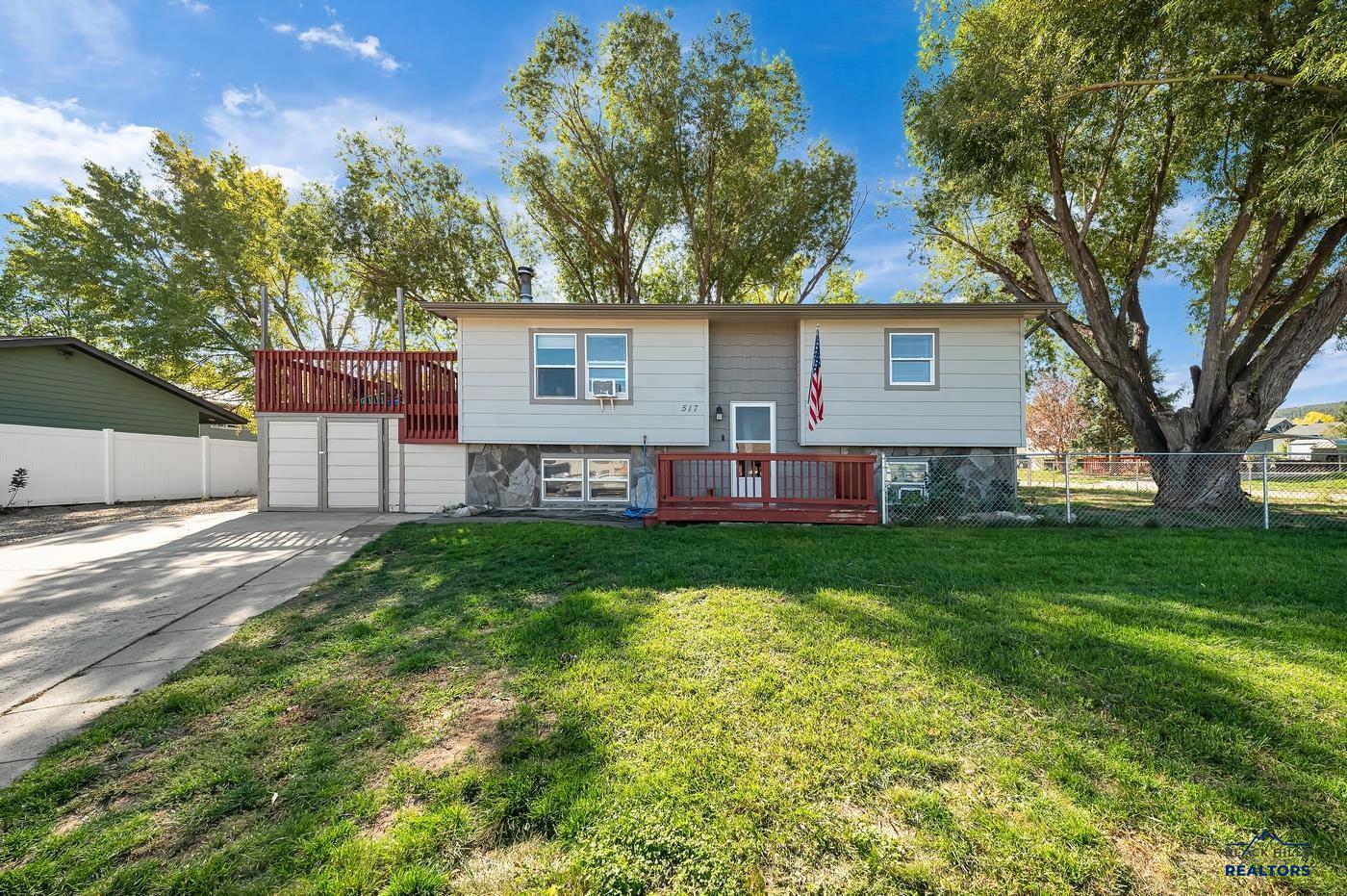 517 Lion Drive — photo