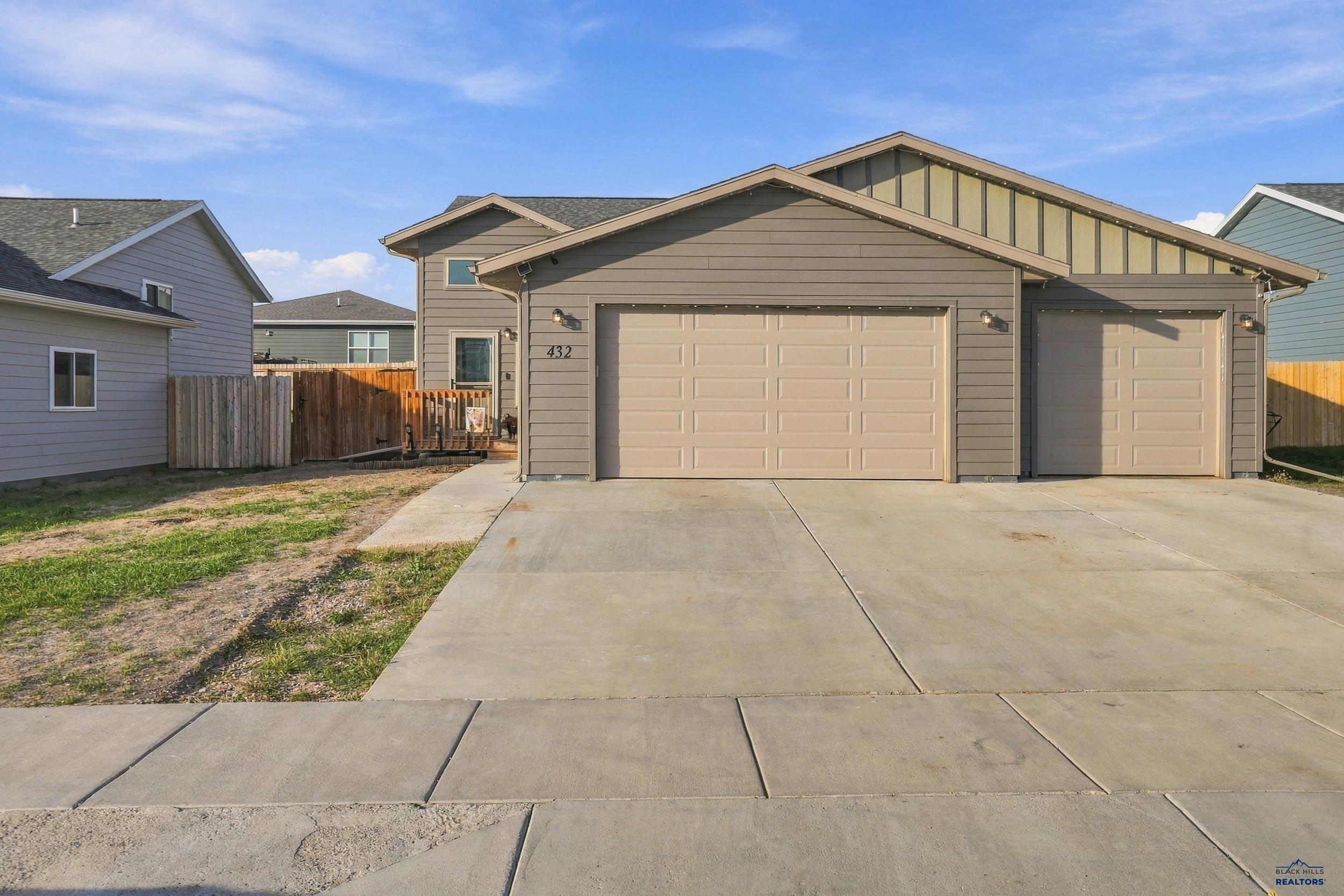 432 Yelner Drive — photo