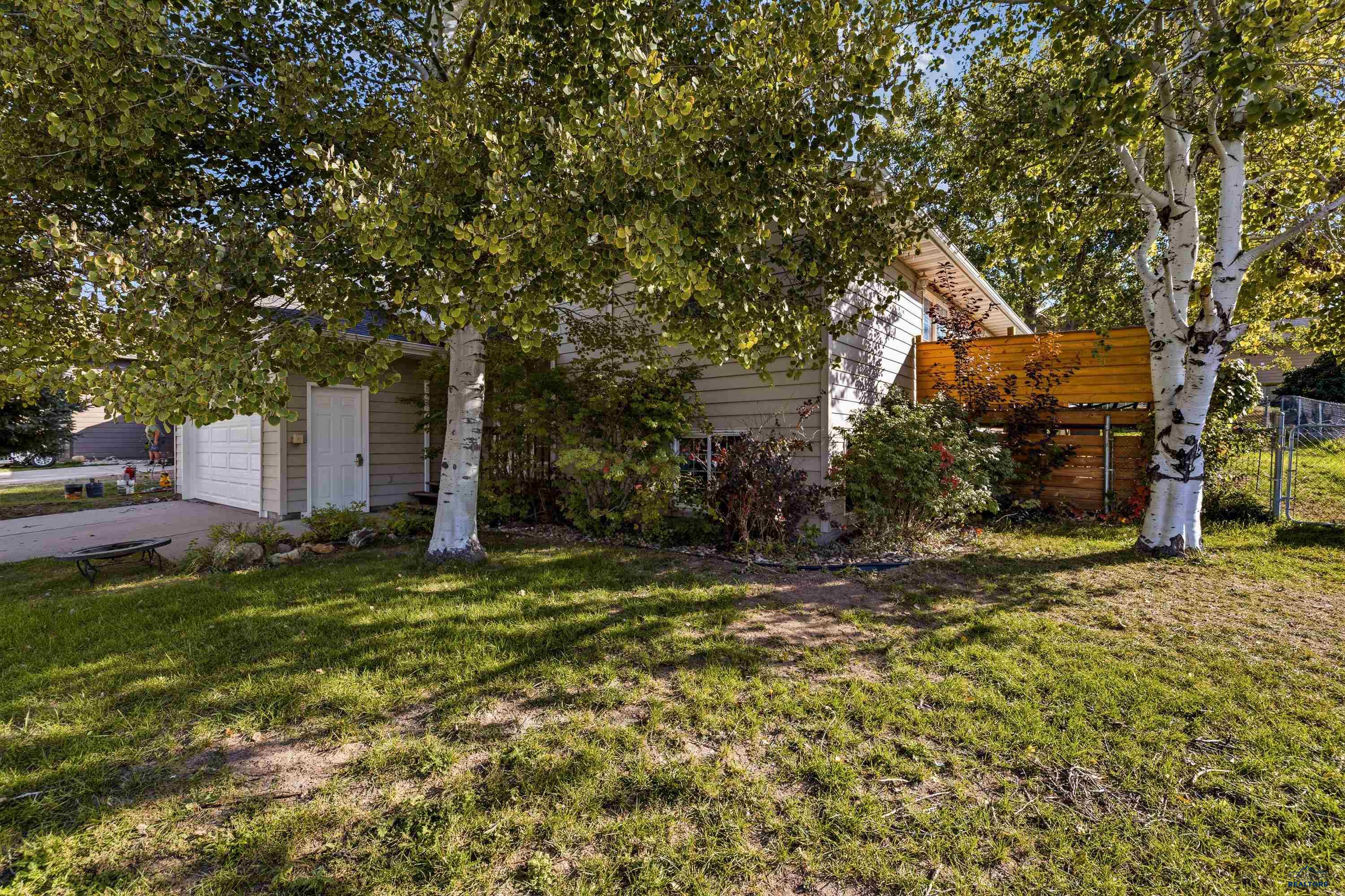 1074 Pennington — photo