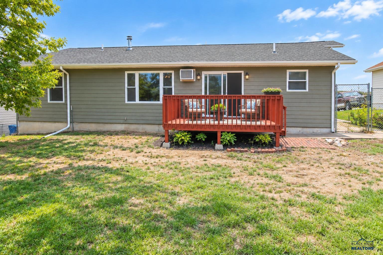 920 Summit, Belle Fourche, SD 57717 — photo 3