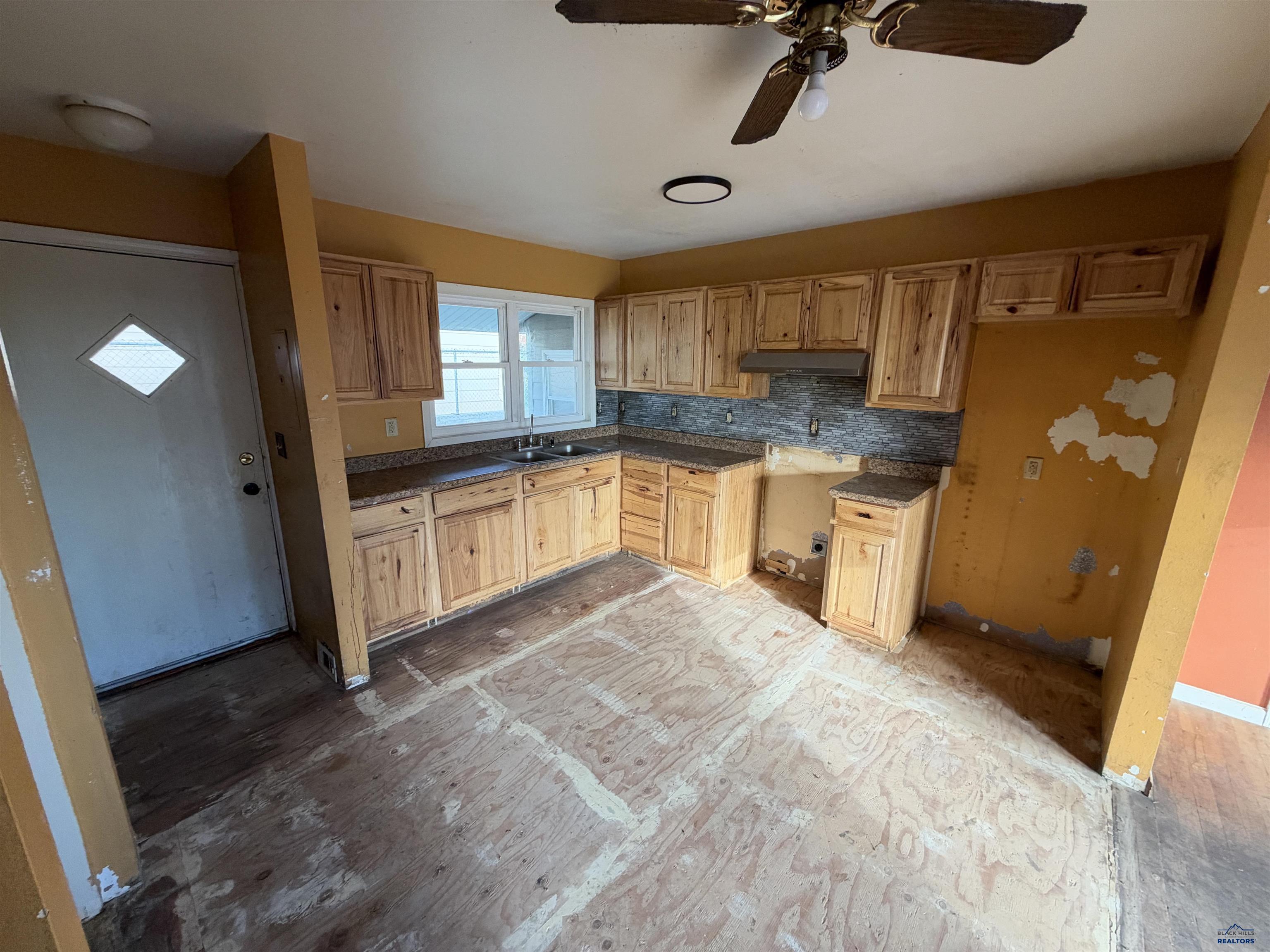 136 E Nowlin, Rapid City, SD 57701 — photo 2