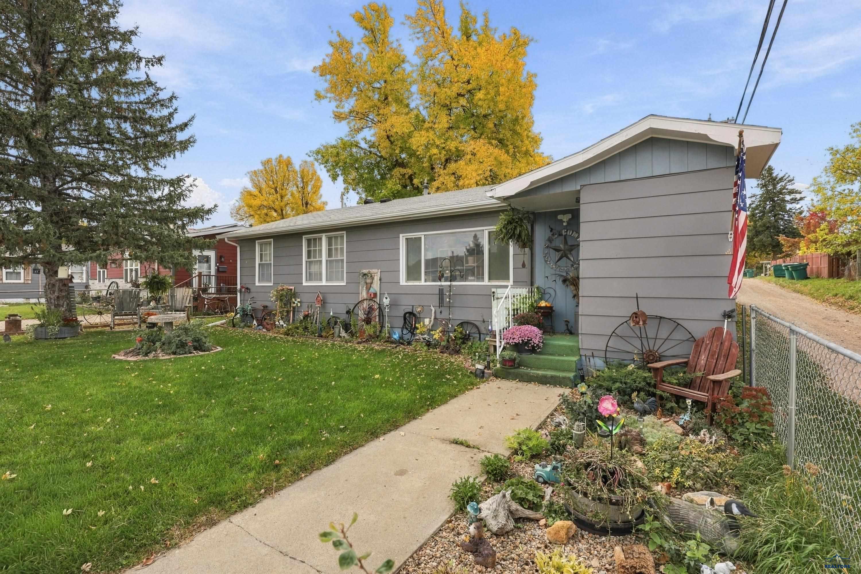 720 Douglas, Sturgis, SD — photo 2