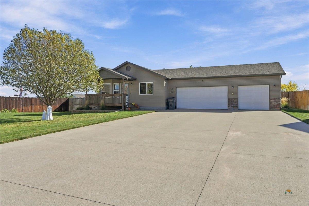 6565 Astoria Lane — photo