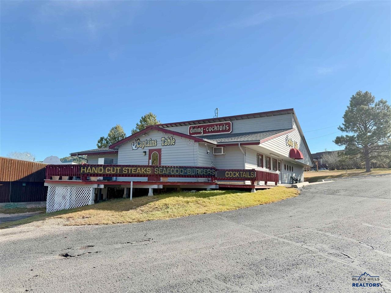 220 W Mt. Rushmore Road — photo