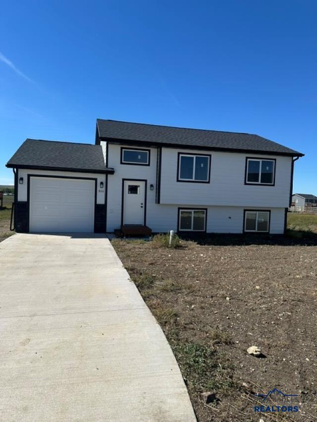 860 Bushnell Court — photo