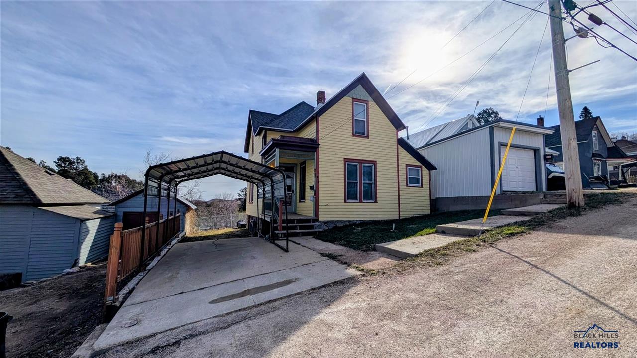 610 Sawyer Street — photo