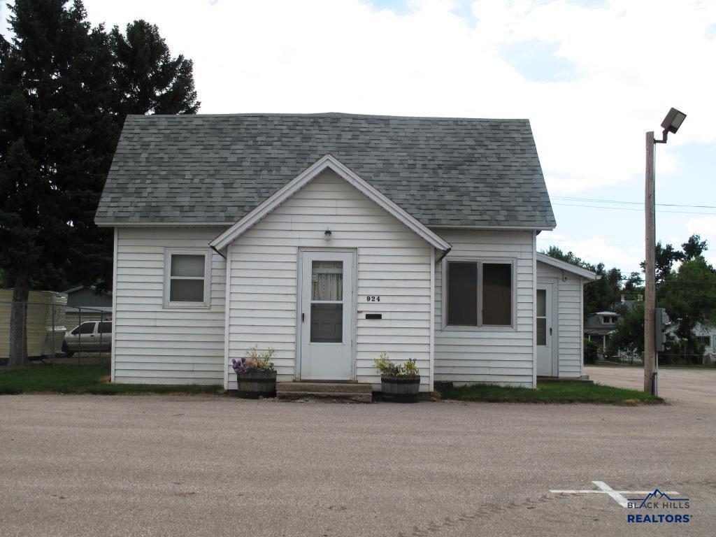 924 Main Street — photo