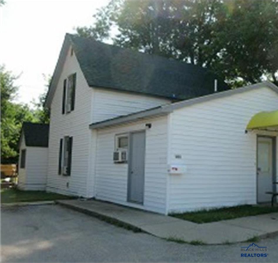1828 Junction Avenue — photo