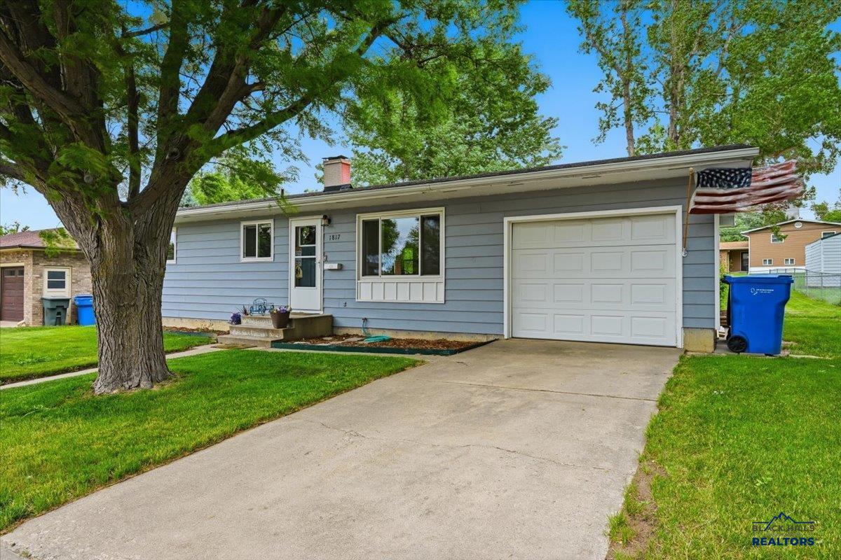 1817 7th Avenue, Belle Fourche, SD 57717 — photo 3