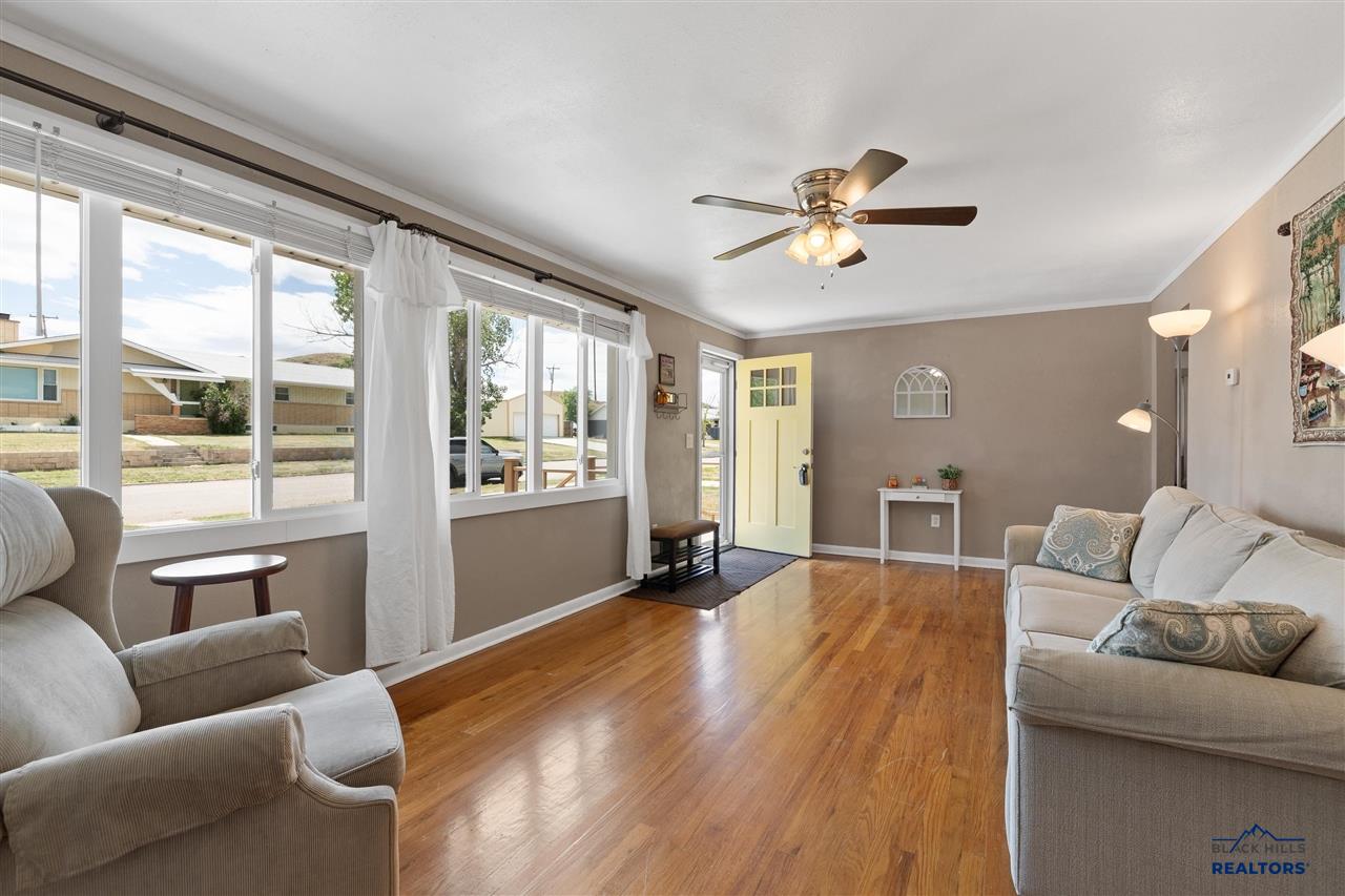 1004 E Street, Edgemont, SD 57735 — photo 3