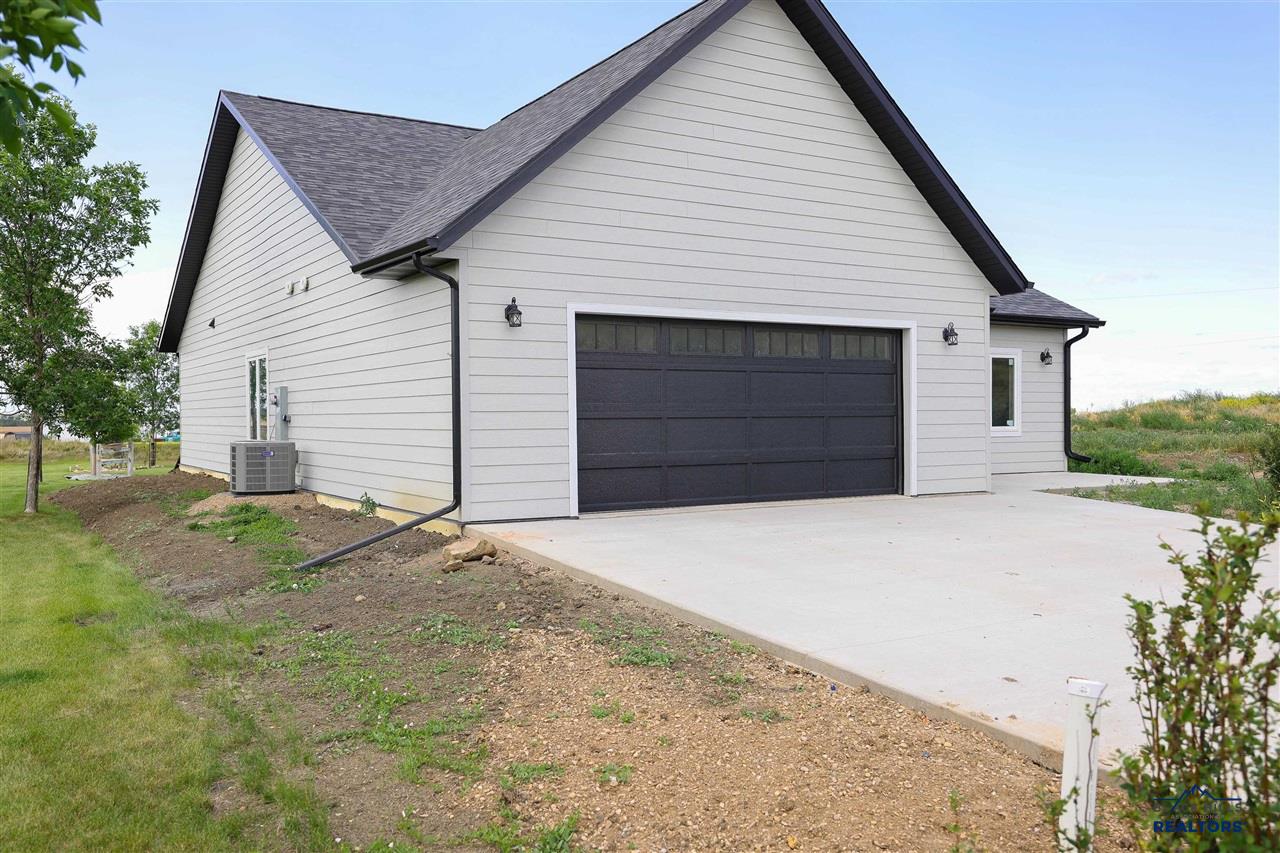 1996 Spruce, Belle Fourche, SD 57717 — photo 3
