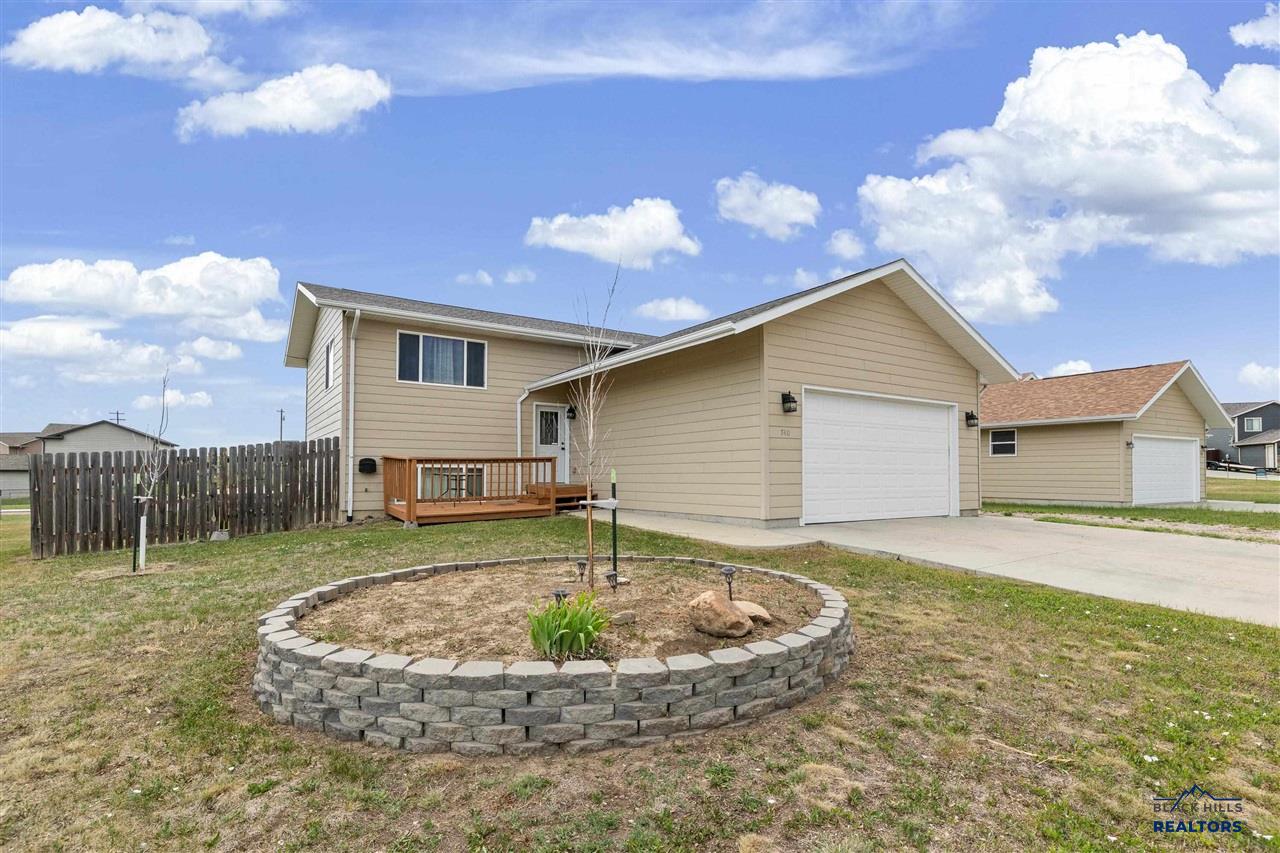 740 Bear Tooth Court — photo