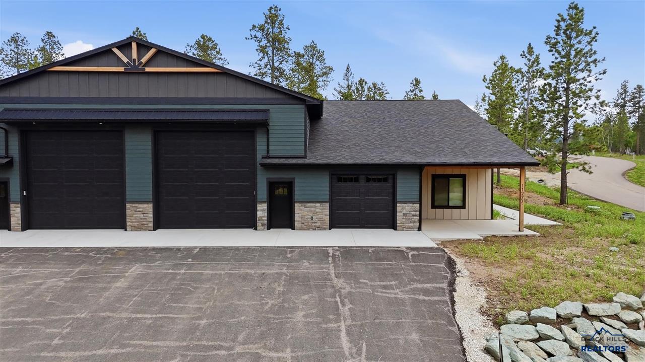 11277 Black Forest Road — photo