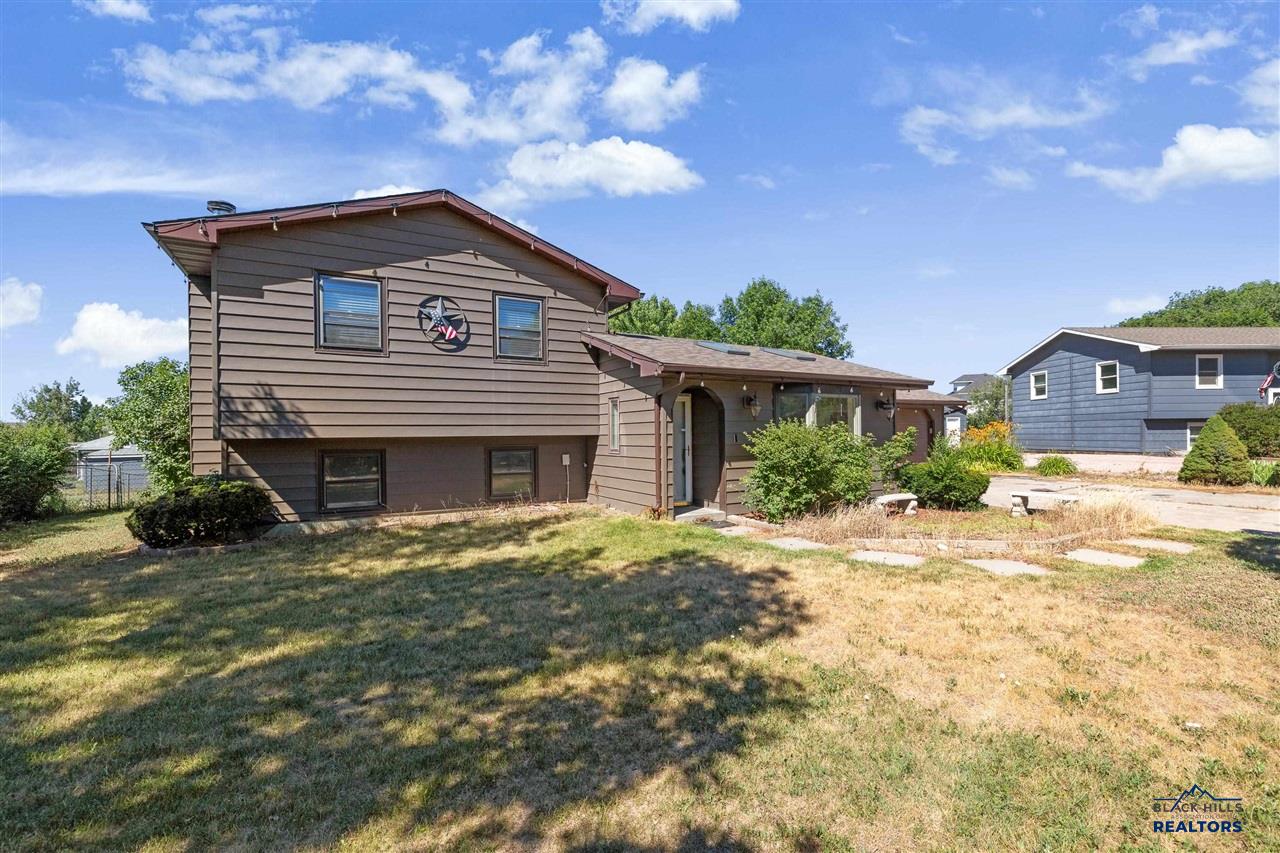 107 Thrush Court — photo