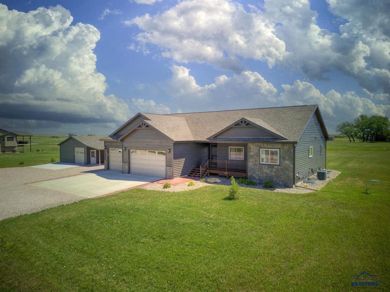 16564 Red Cedar Road — photo