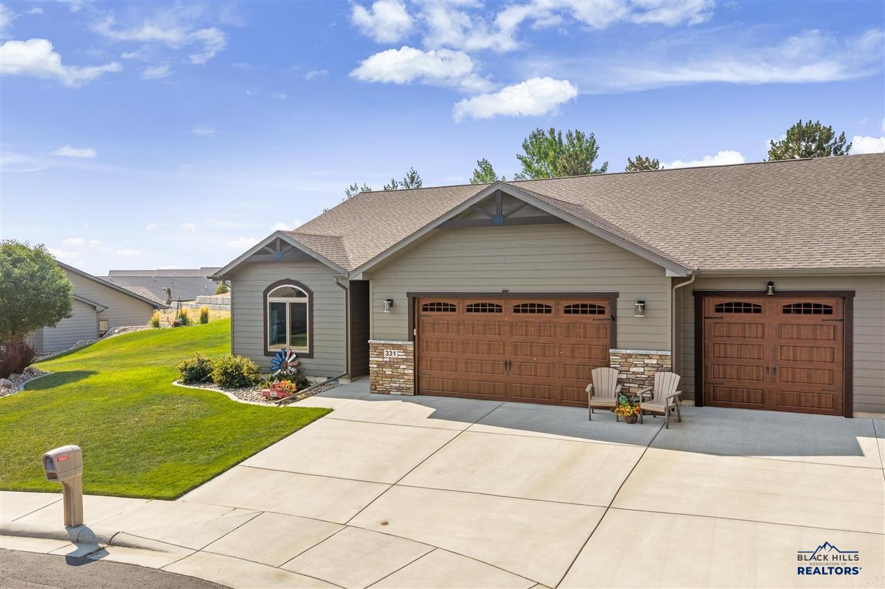 331 Dunbar Court — photo