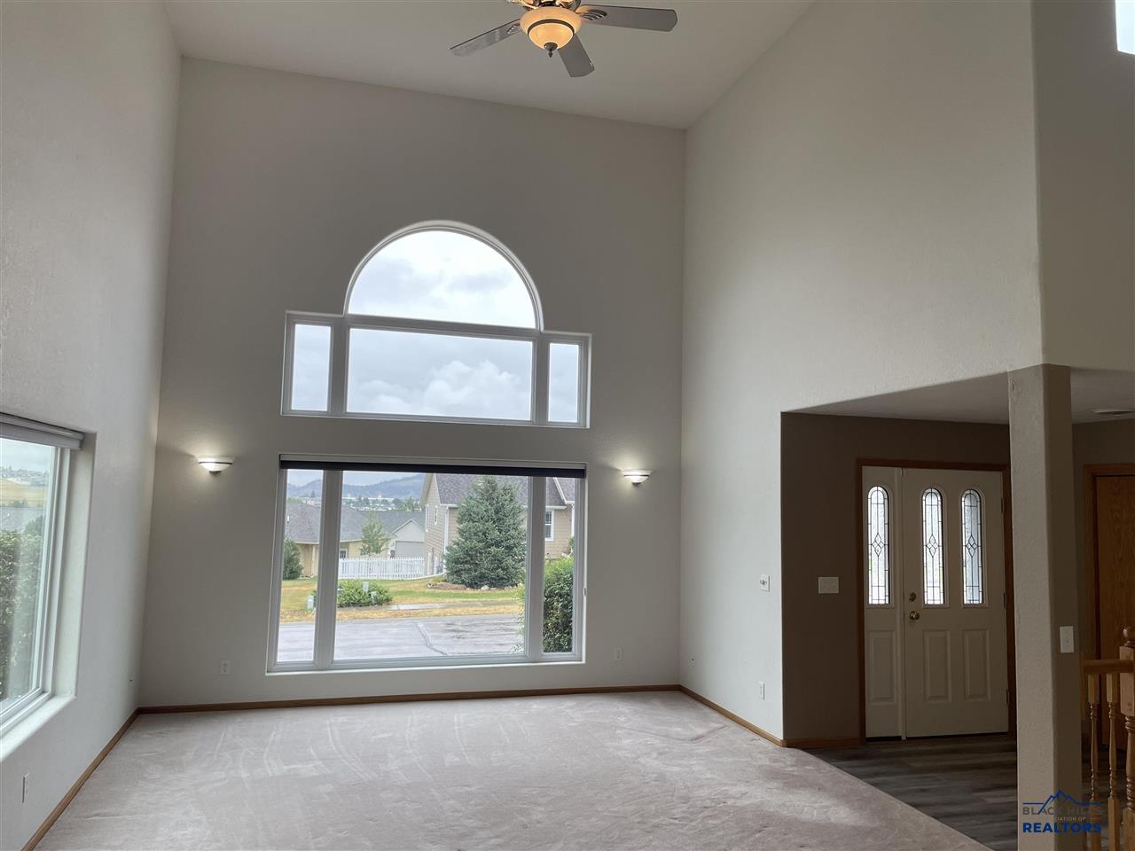 633 Maple Drive — photo