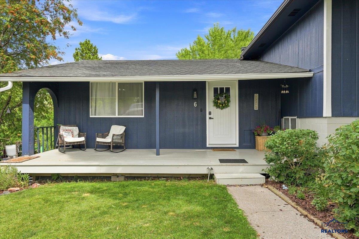 6 Merry Lane — photo