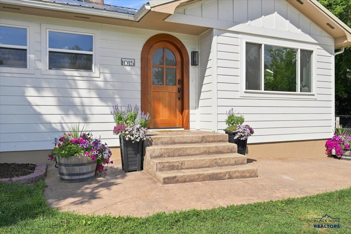 1015 E Warren, Sundance, WY 82729 — photo 2