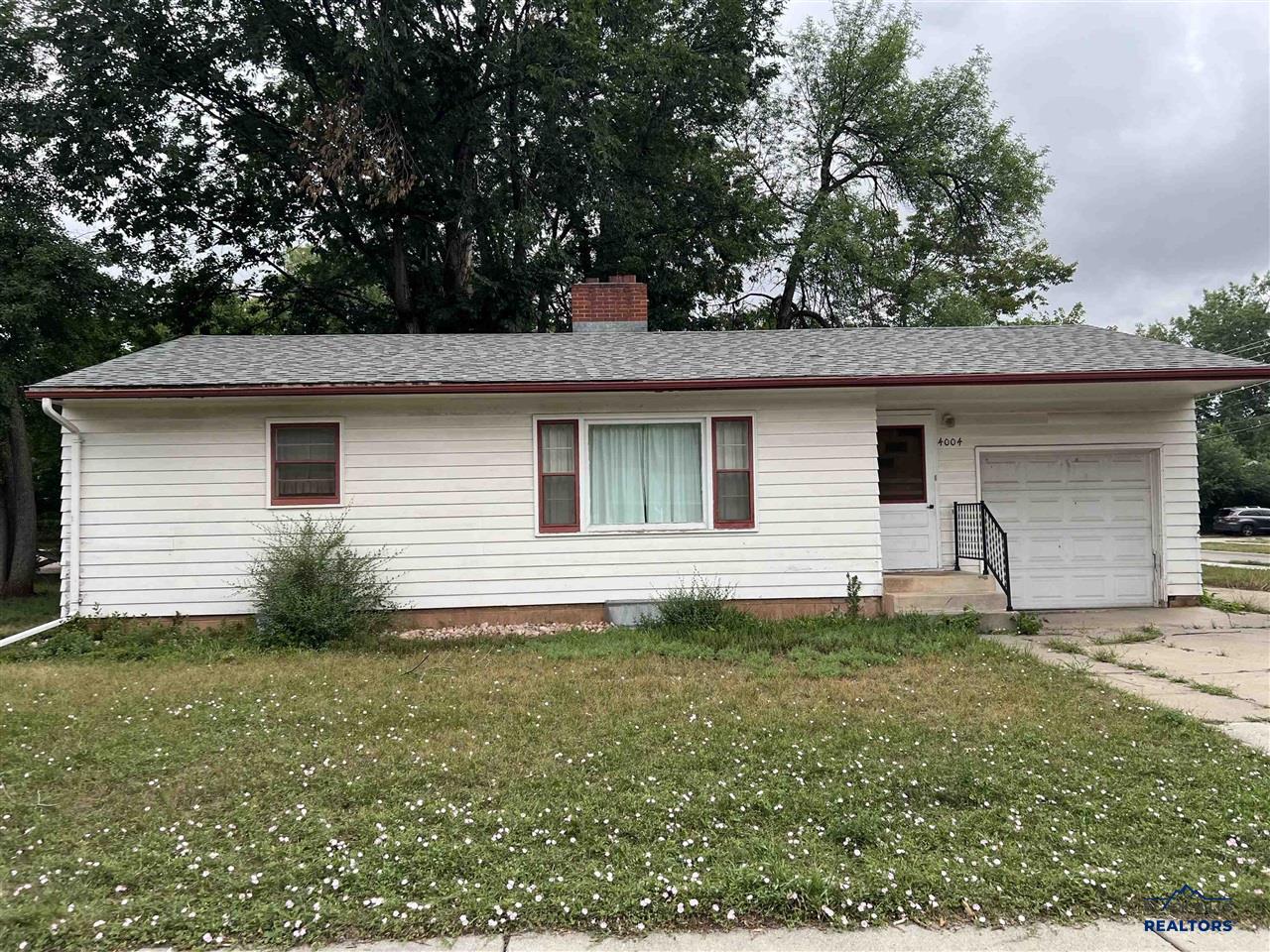 4004 W Main Street — photo