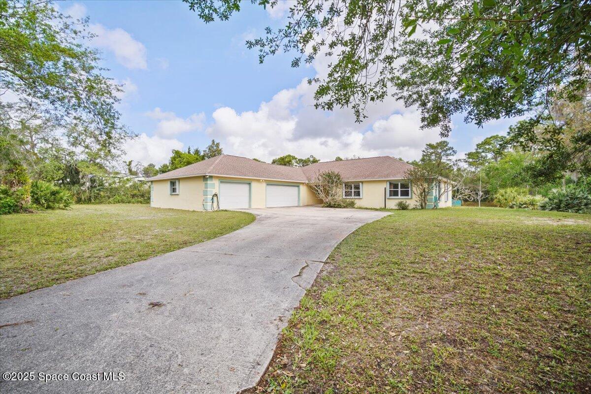 4220 Robins Hill Court — photo