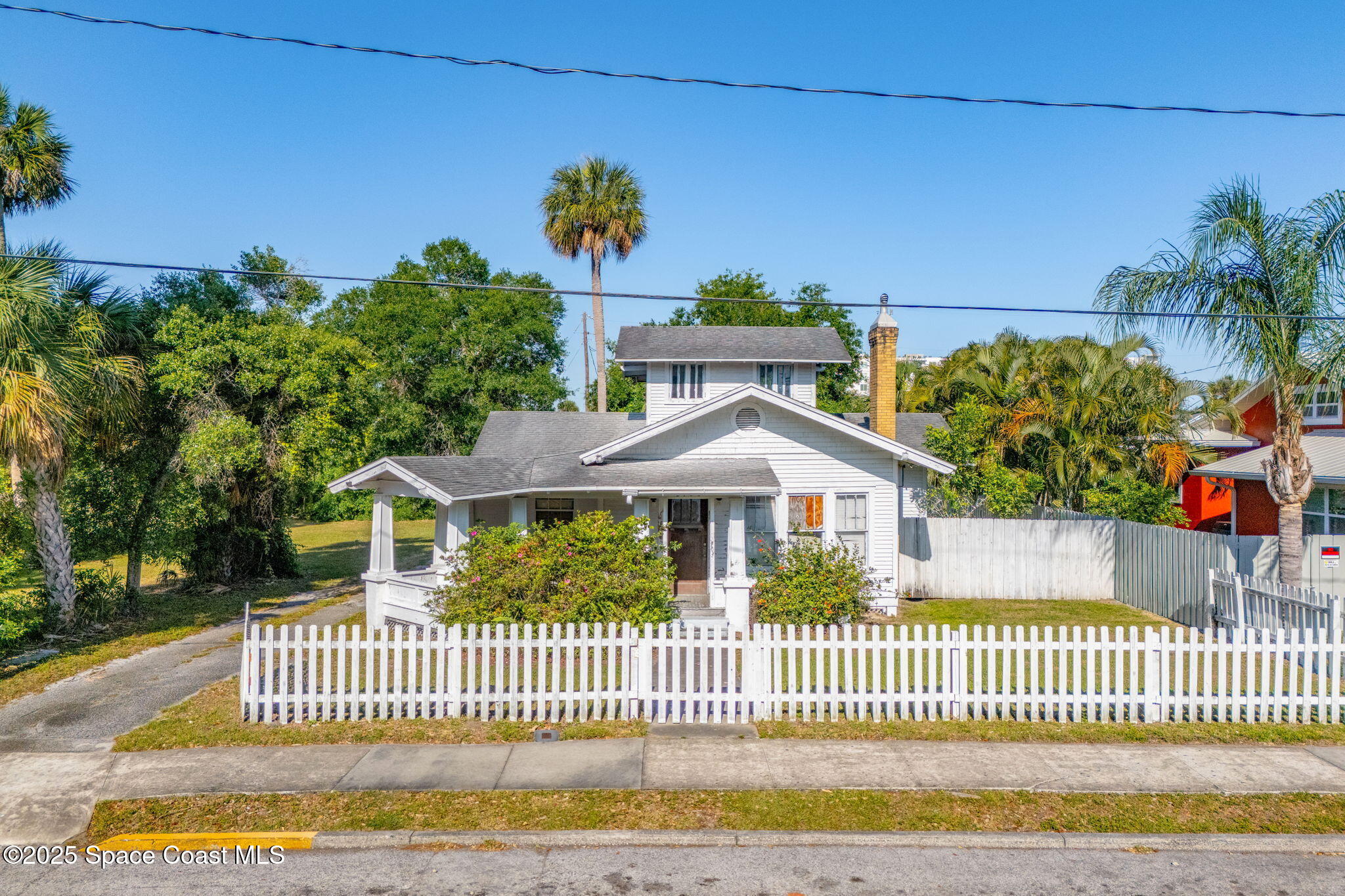 2106 Vernon Place — photo