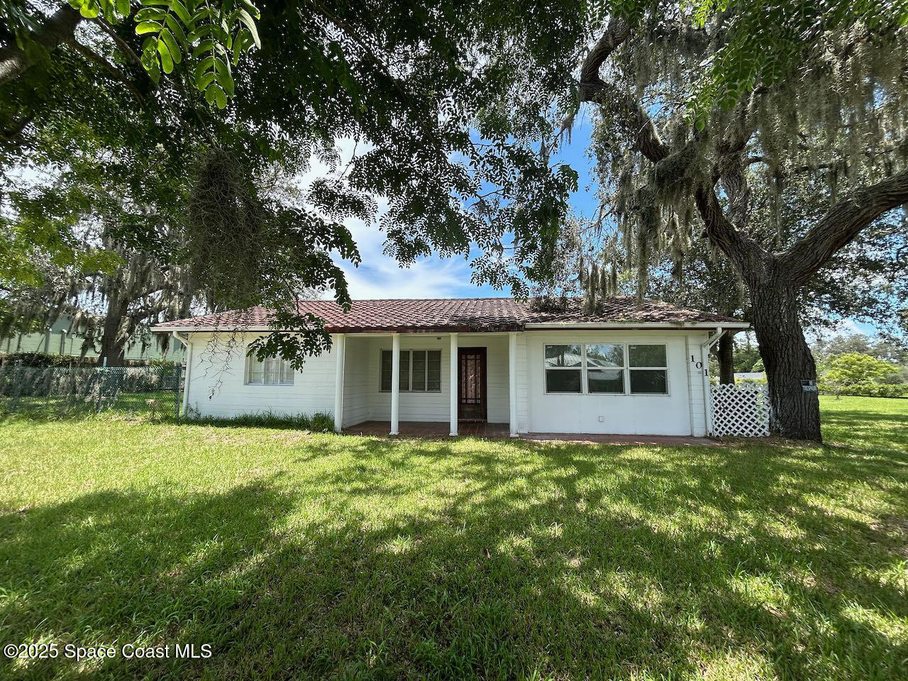 101 S Singleton Avenue — photo