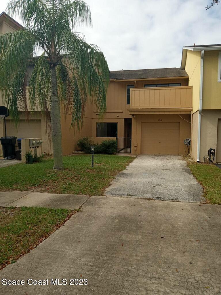 1910 Cashew Courtway — photo