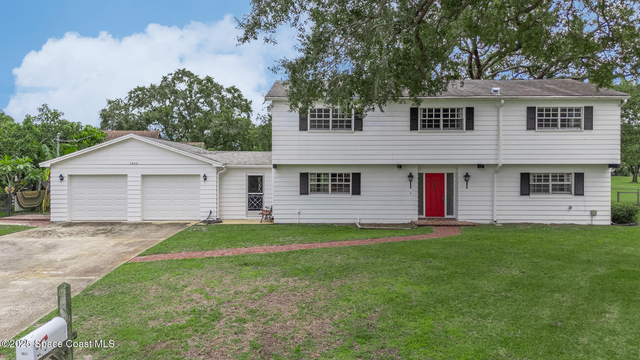 1400 Hoy Lake Court — photo