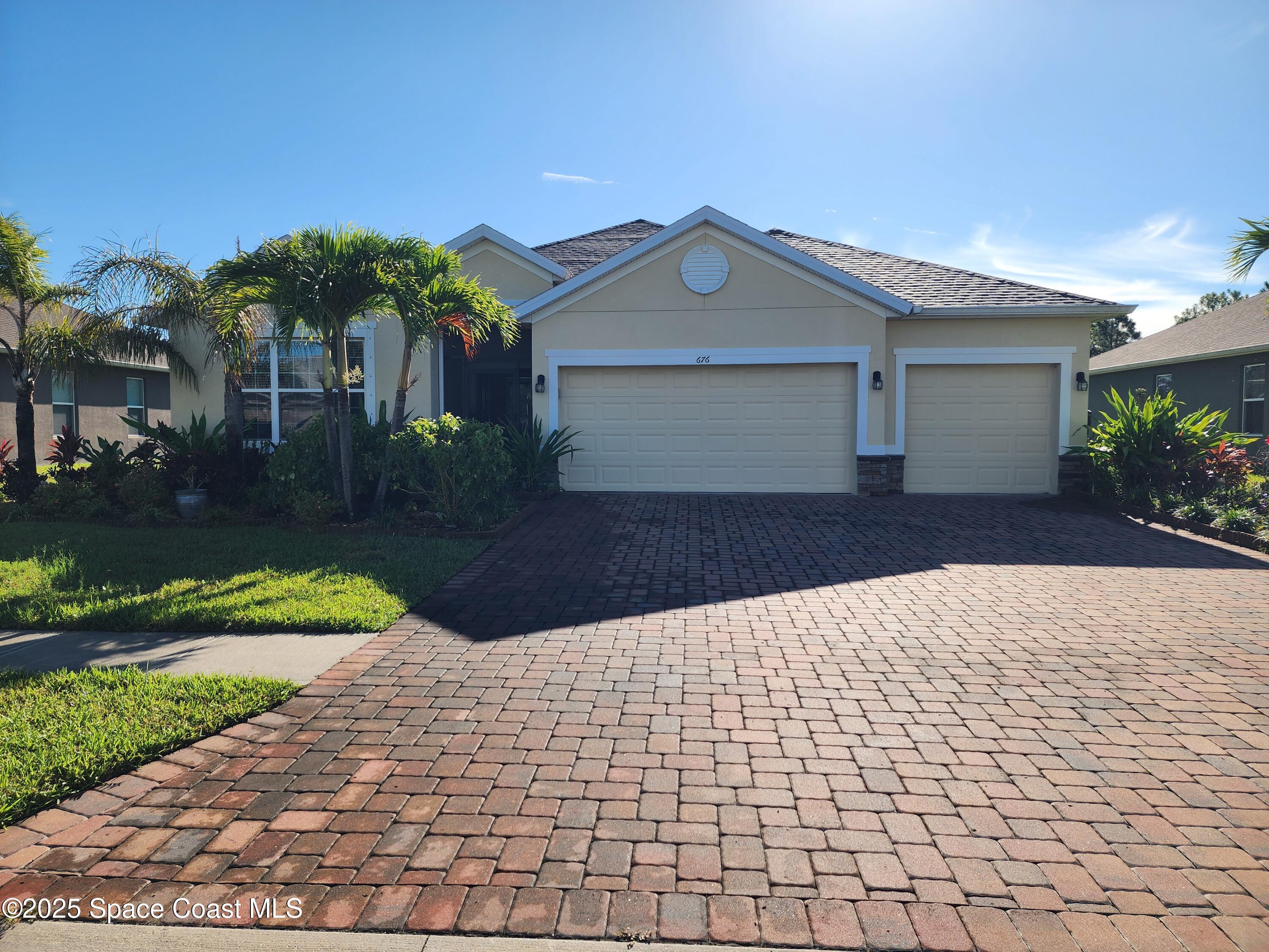 676 Stonebriar Drive SE — photo