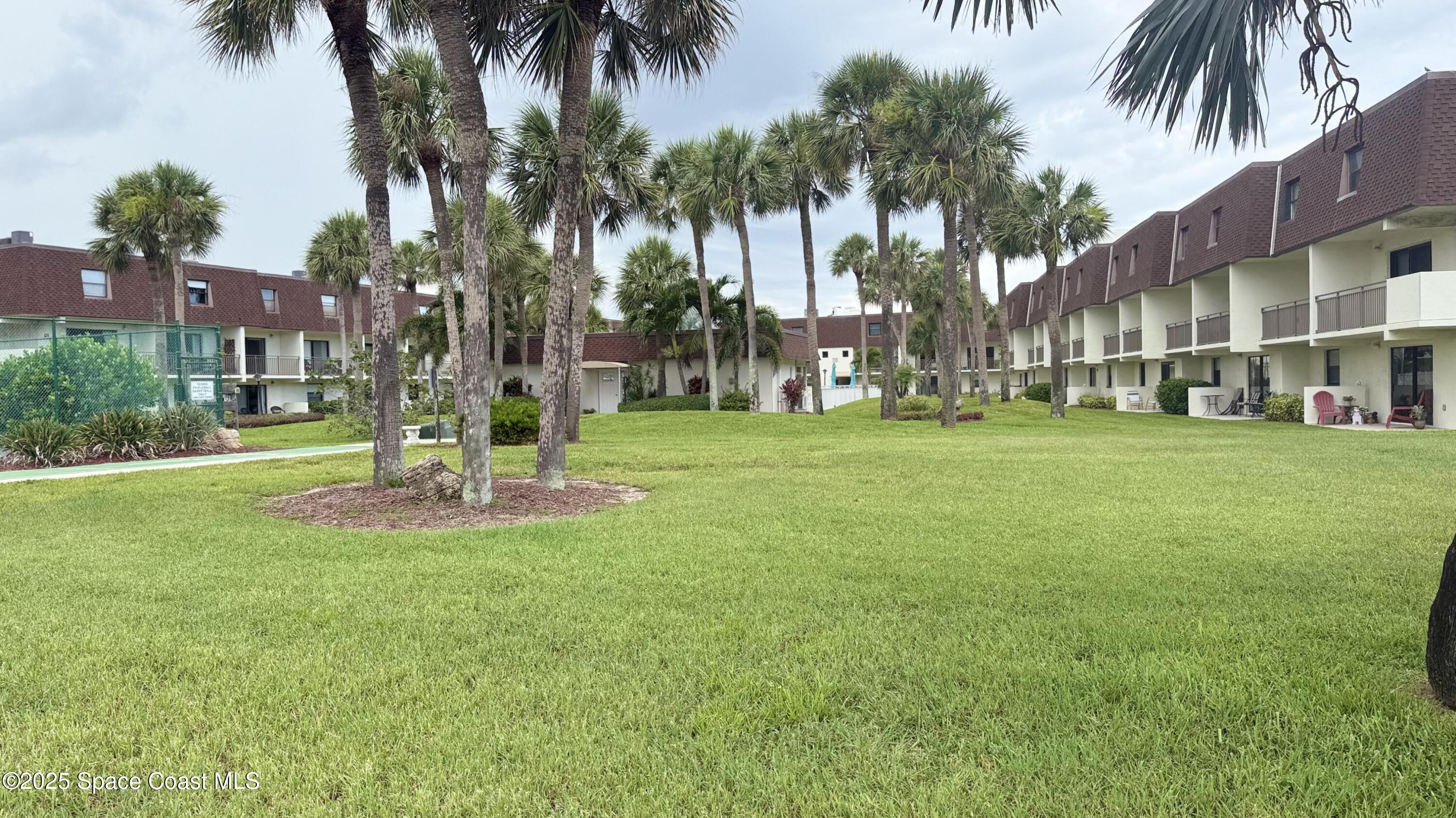 190 Paradise Boulevard 09 — photo