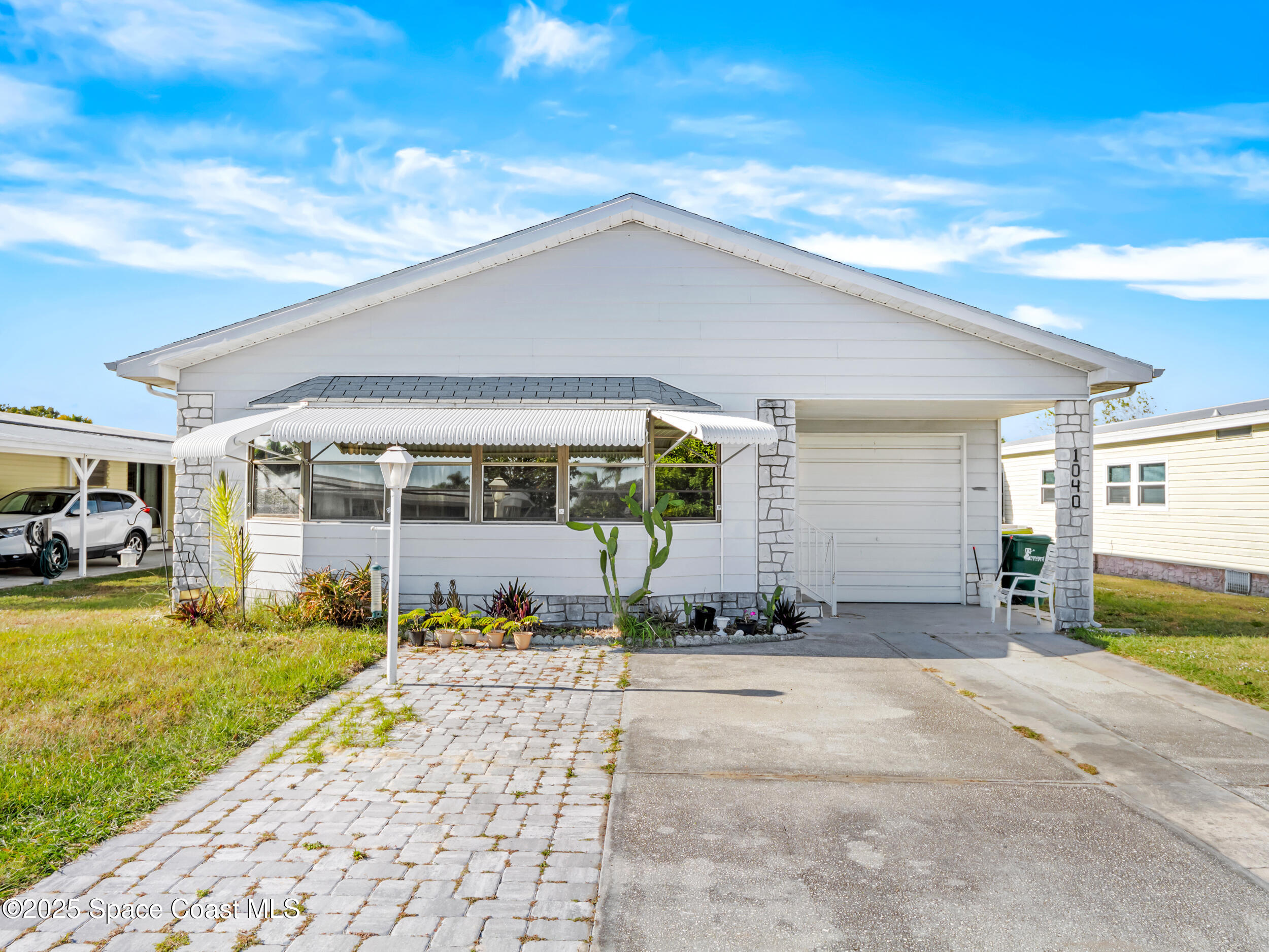 1040 Waterway Drive — photo