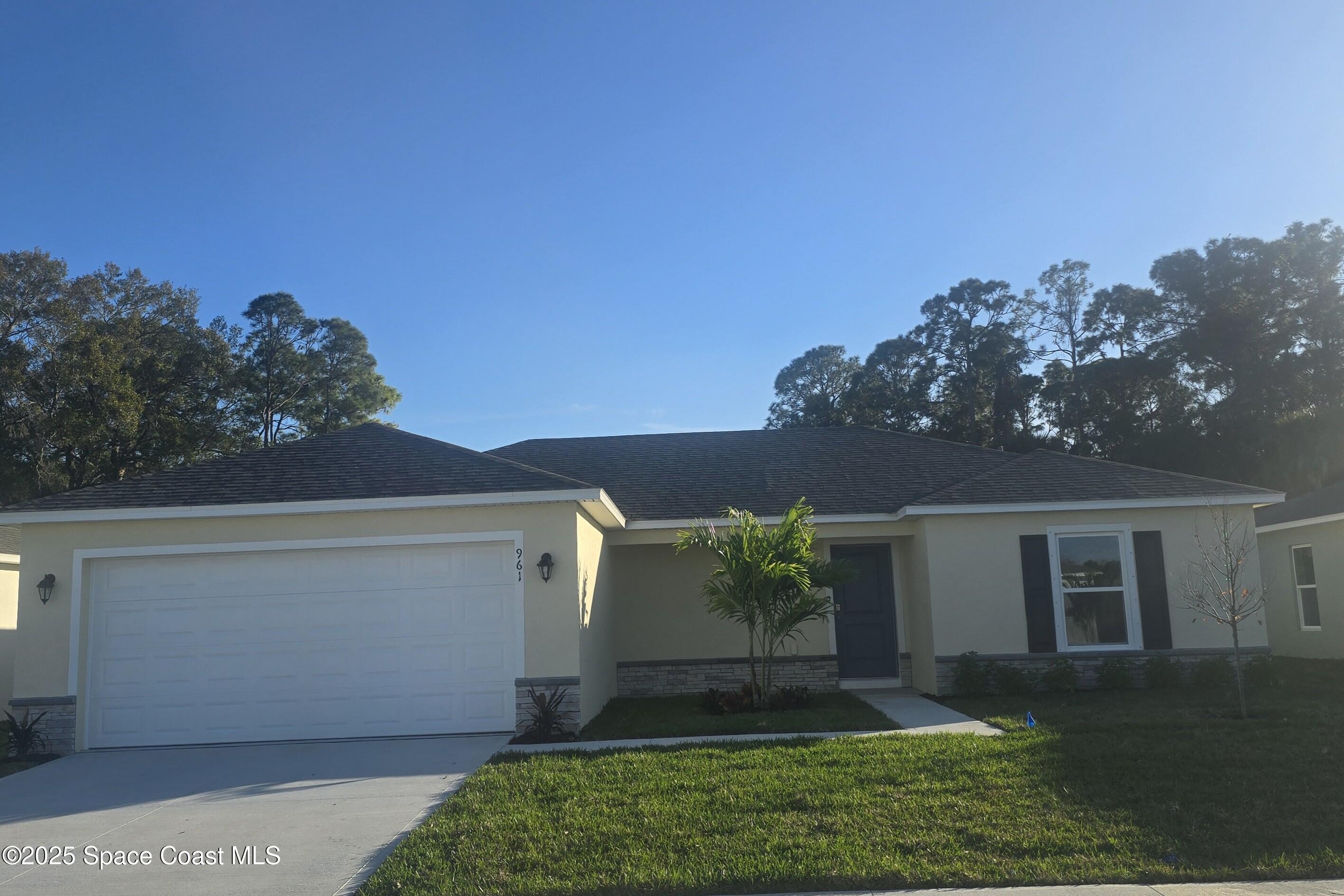 961 SW Richmond Circle SW — photo