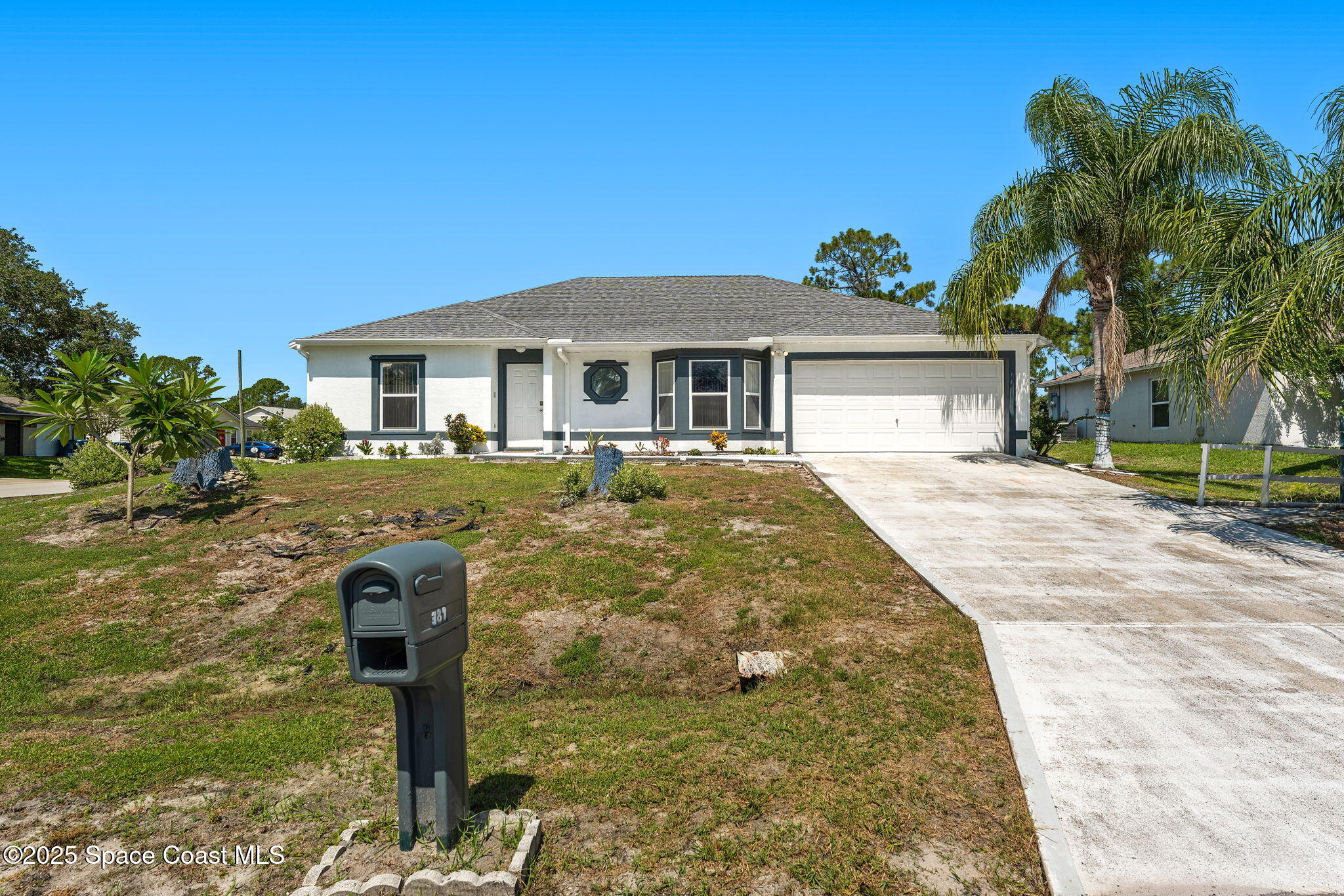 398 Taunton Road SW — photo