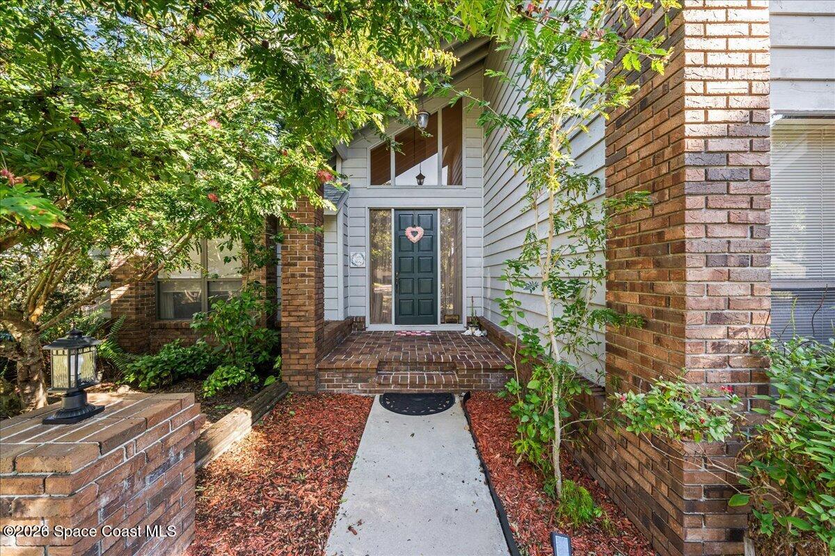 594 Hummingbird Drive — photo