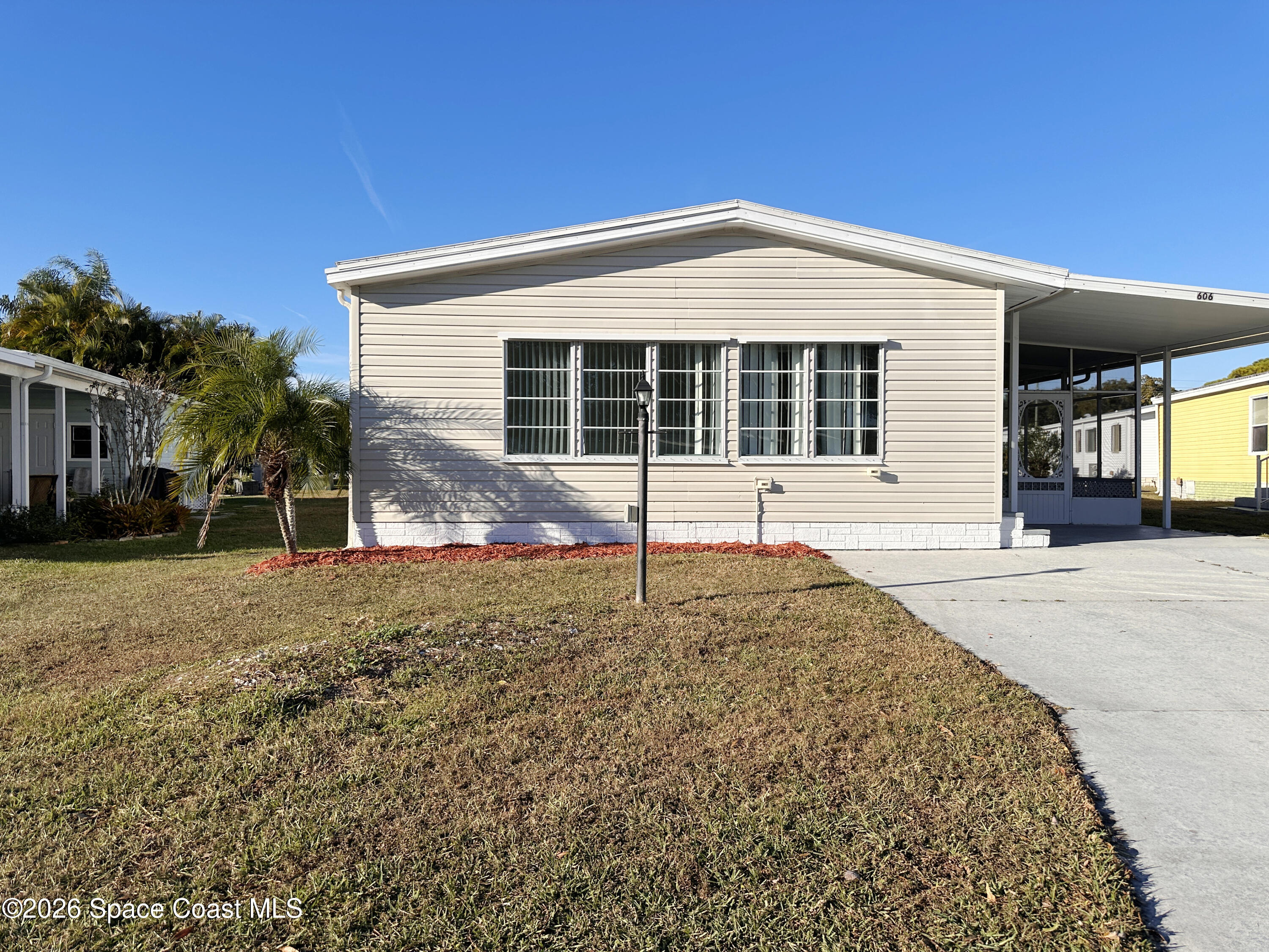 606 Dolphin Circle — photo