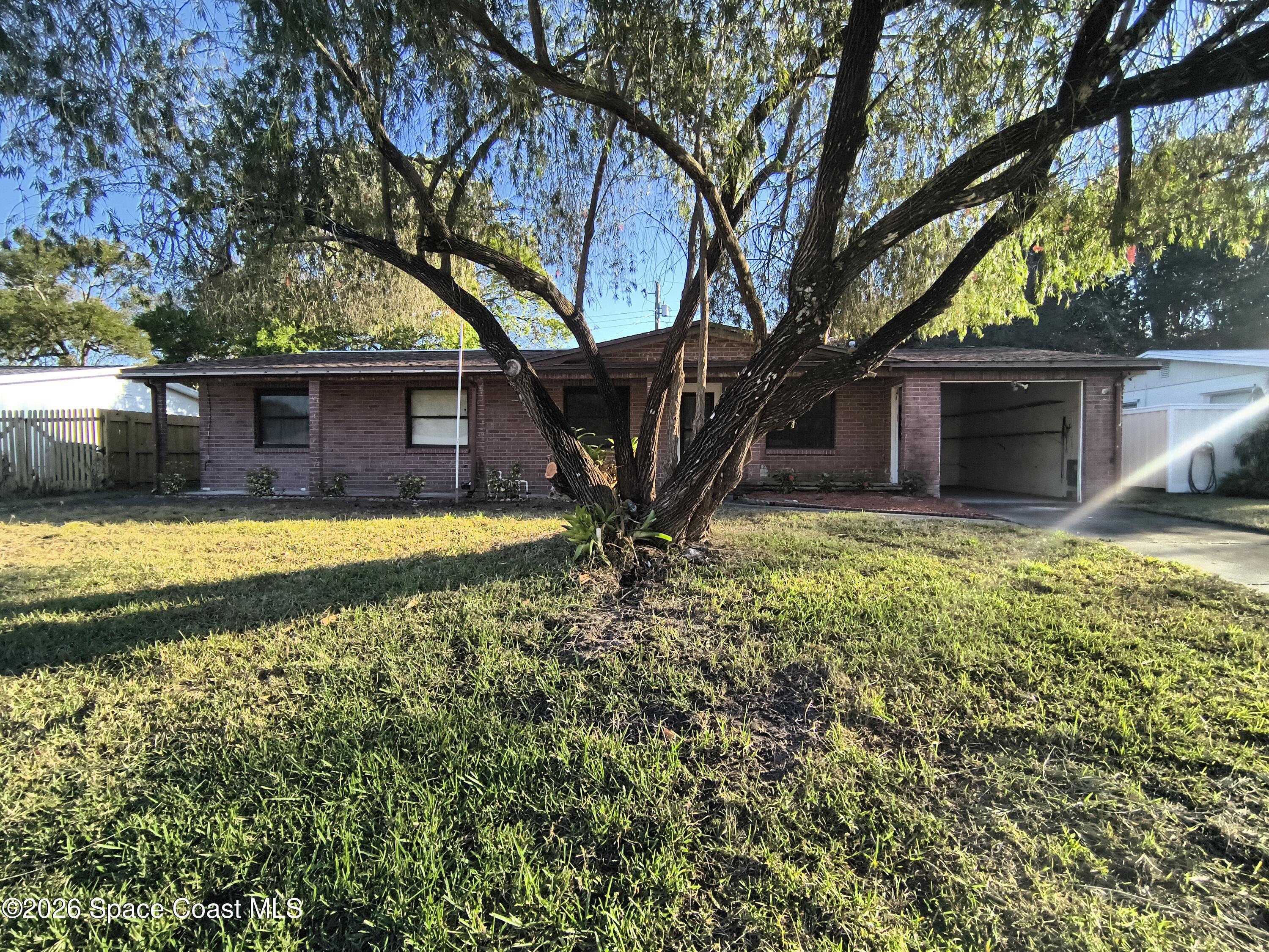 2441 Lorna Drive — photo
