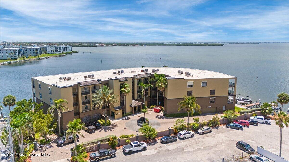 4125 W End Road 405 — photo